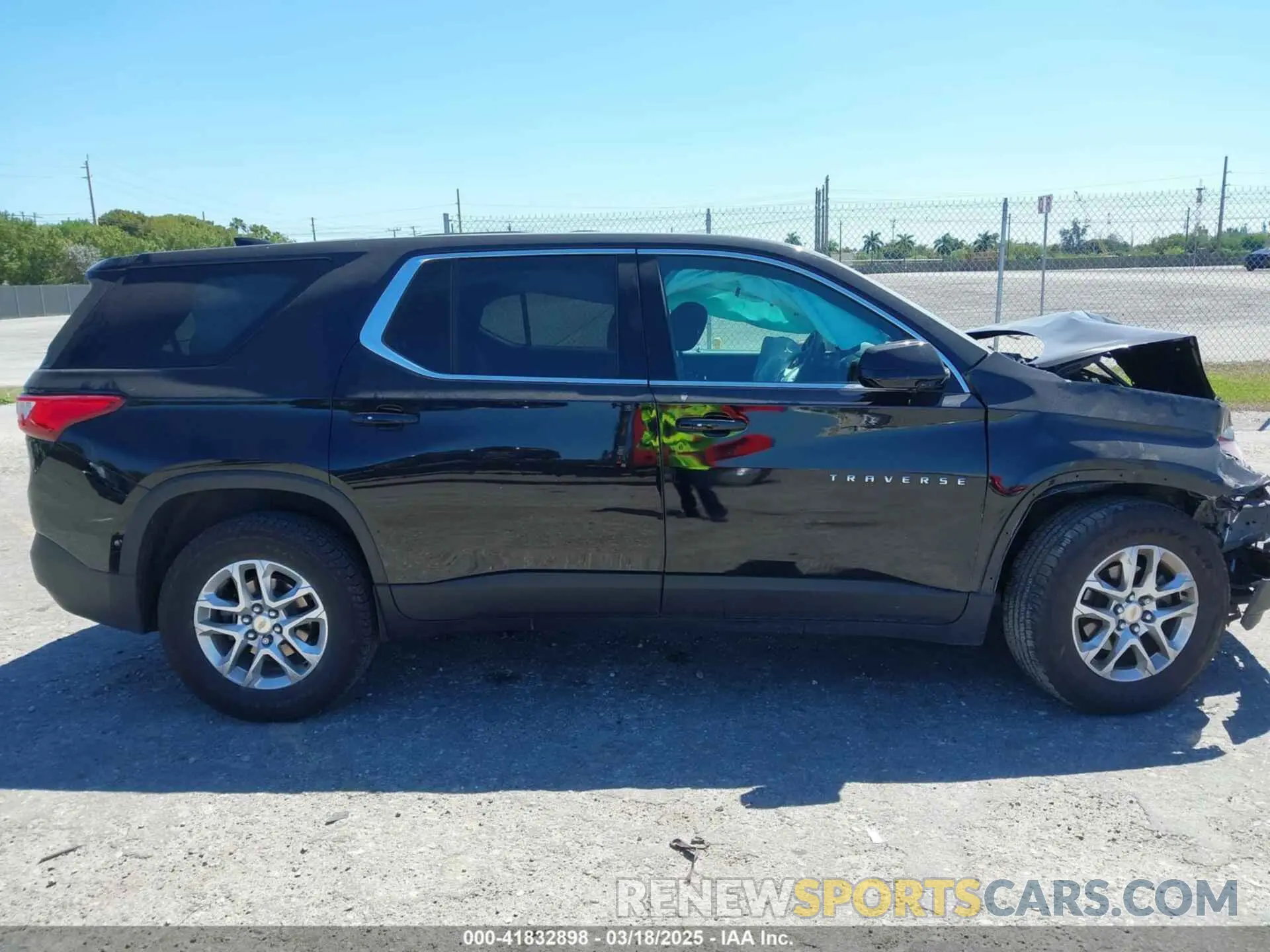 13 Photograph of a damaged car 1GNERFKW1LJ192566 CHEVROLET TRAVERSE 2020