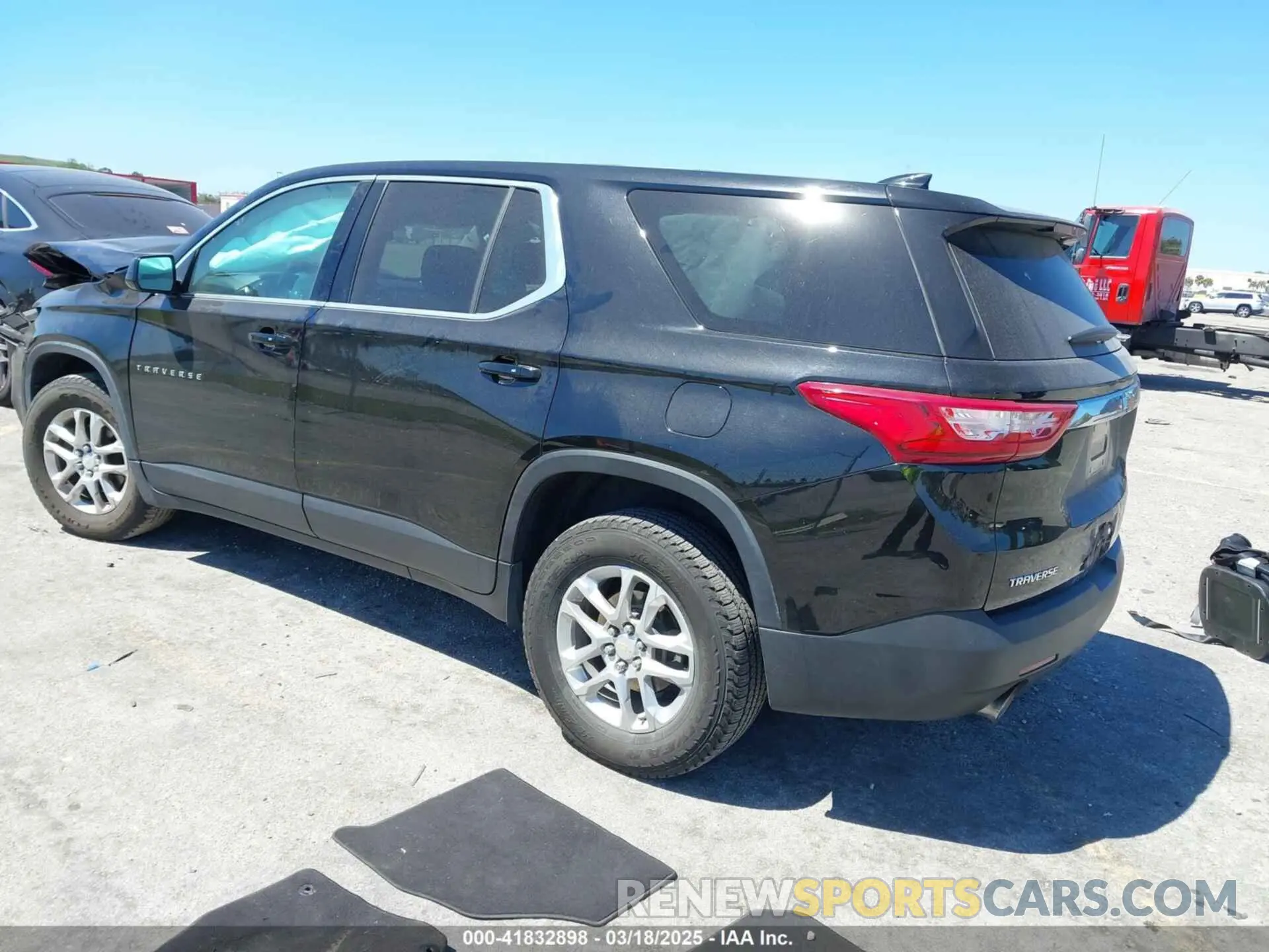 3 Photograph of a damaged car 1GNERFKW1LJ192566 CHEVROLET TRAVERSE 2020
