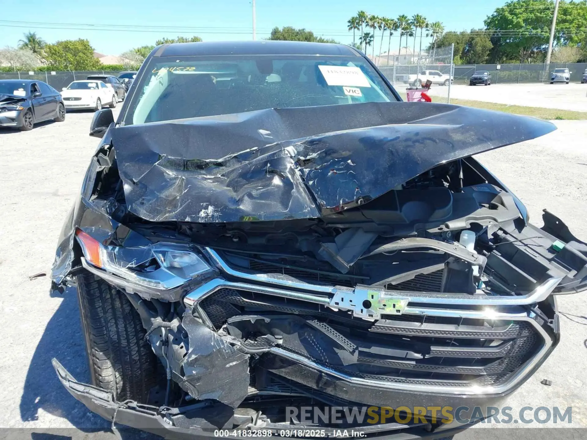 6 Photograph of a damaged car 1GNERFKW1LJ192566 CHEVROLET TRAVERSE 2020