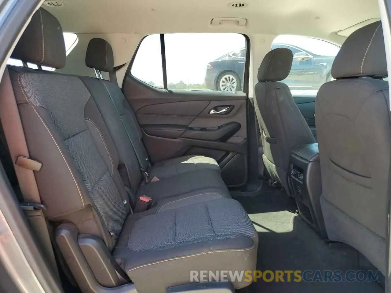 11 Photograph of a damaged car 1GNERFKW2LJ186730 CHEVROLET TRAVERSE 2020