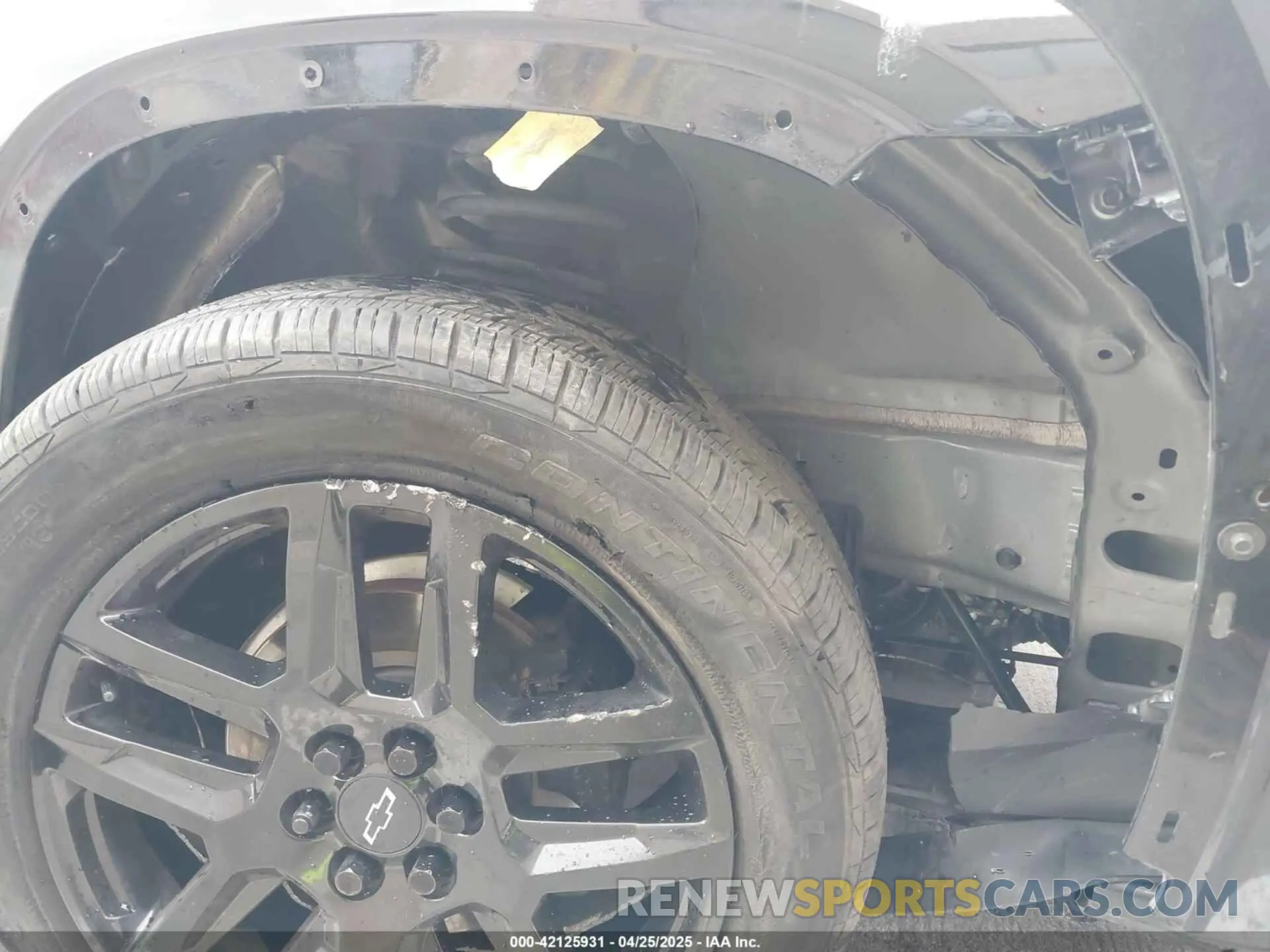 17 Photograph of a damaged car 1GNERFKW2LJ201873 CHEVROLET TRAVERSE 2020