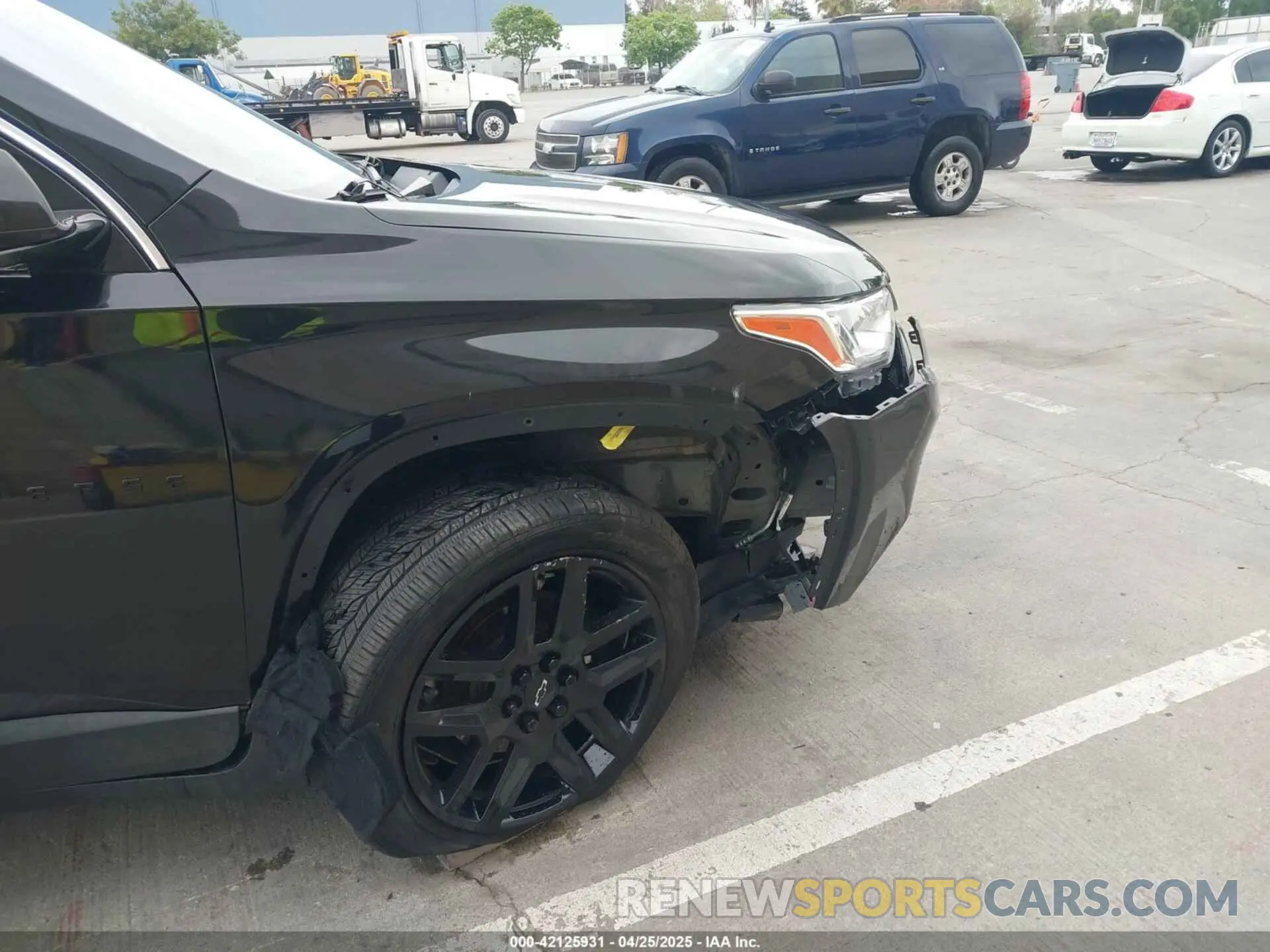 6 Photograph of a damaged car 1GNERFKW2LJ201873 CHEVROLET TRAVERSE 2020