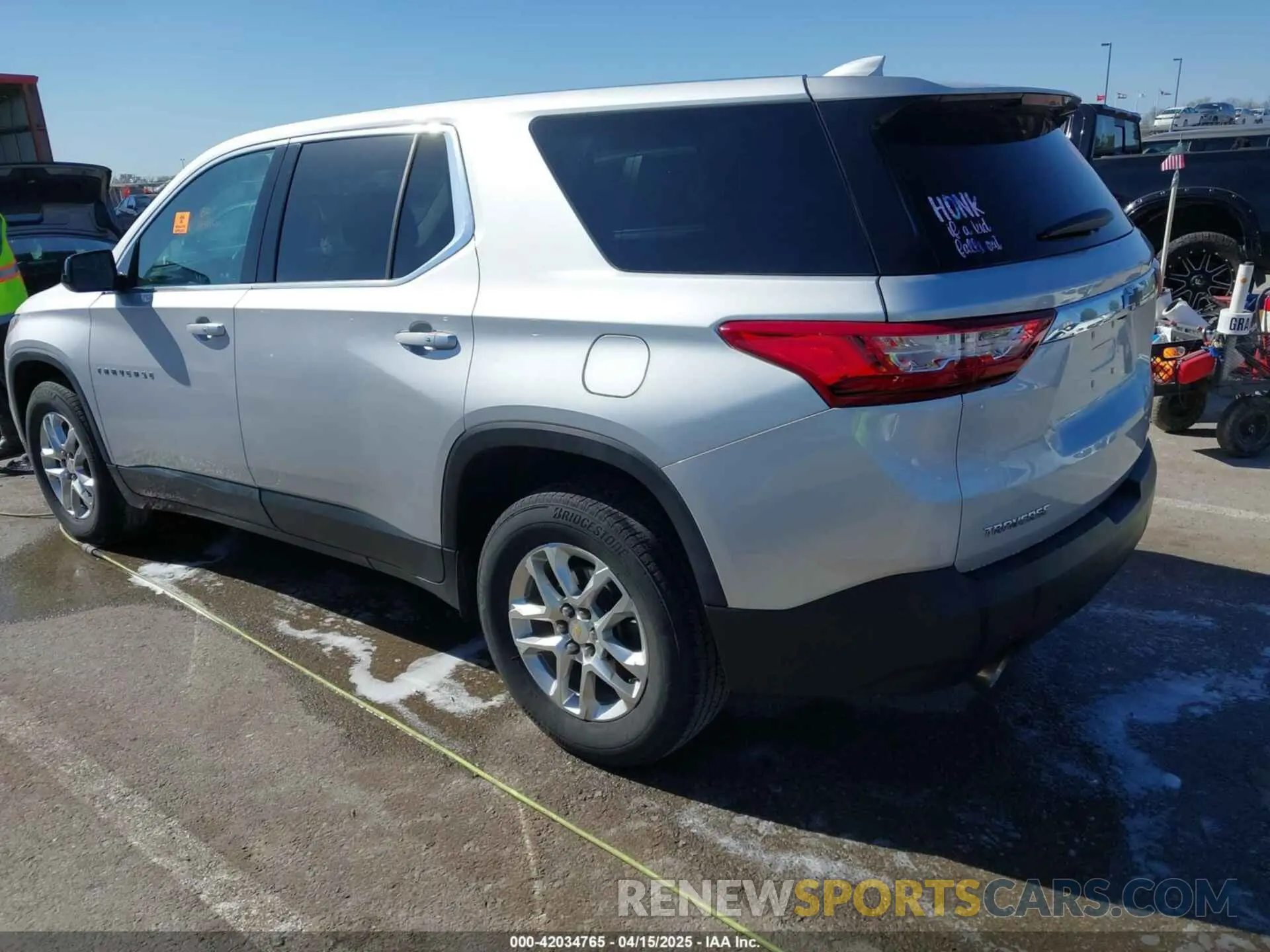 3 Photograph of a damaged car 1GNERFKW2LJ301147 CHEVROLET TRAVERSE 2020
