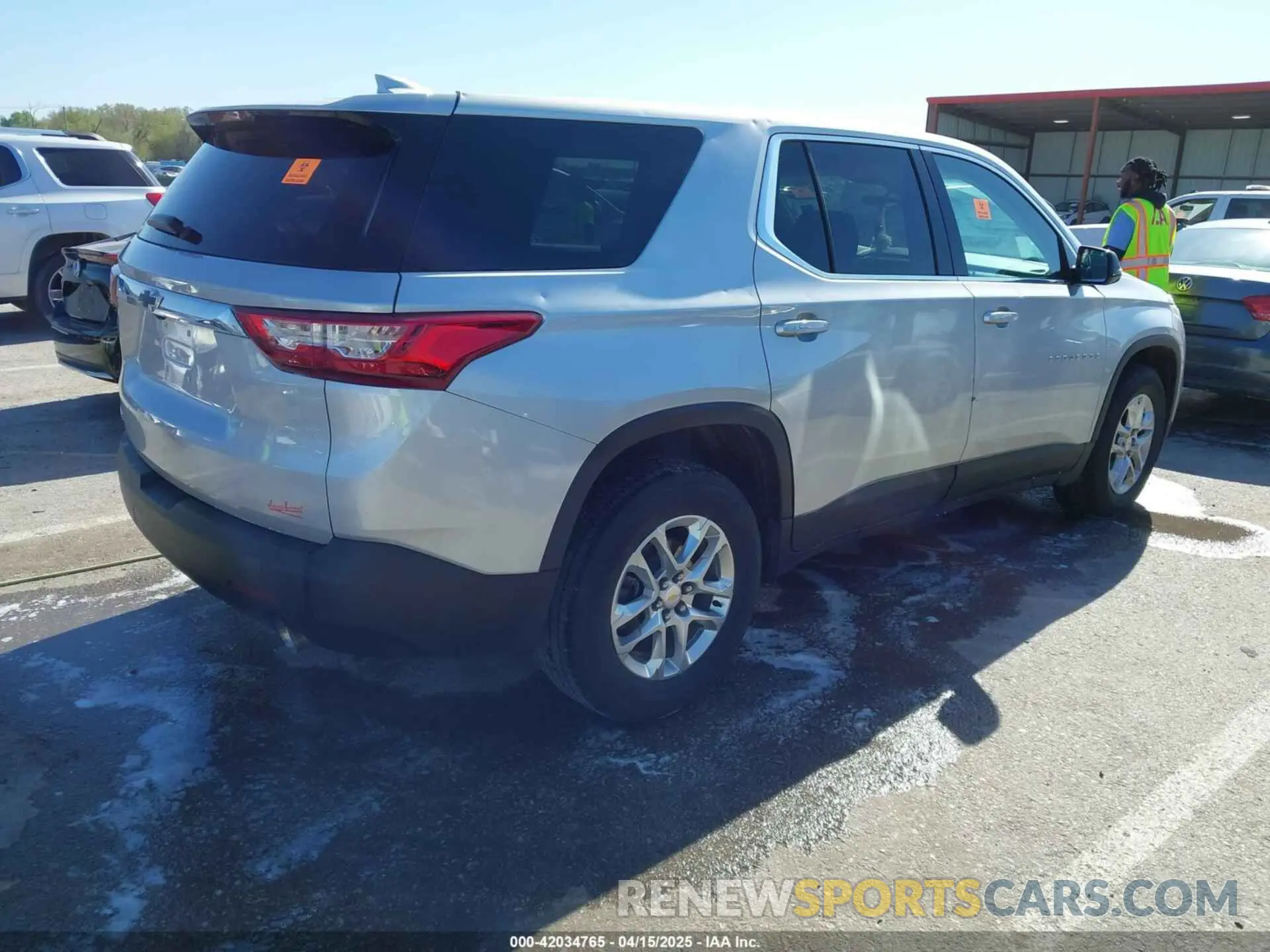 4 Photograph of a damaged car 1GNERFKW2LJ301147 CHEVROLET TRAVERSE 2020