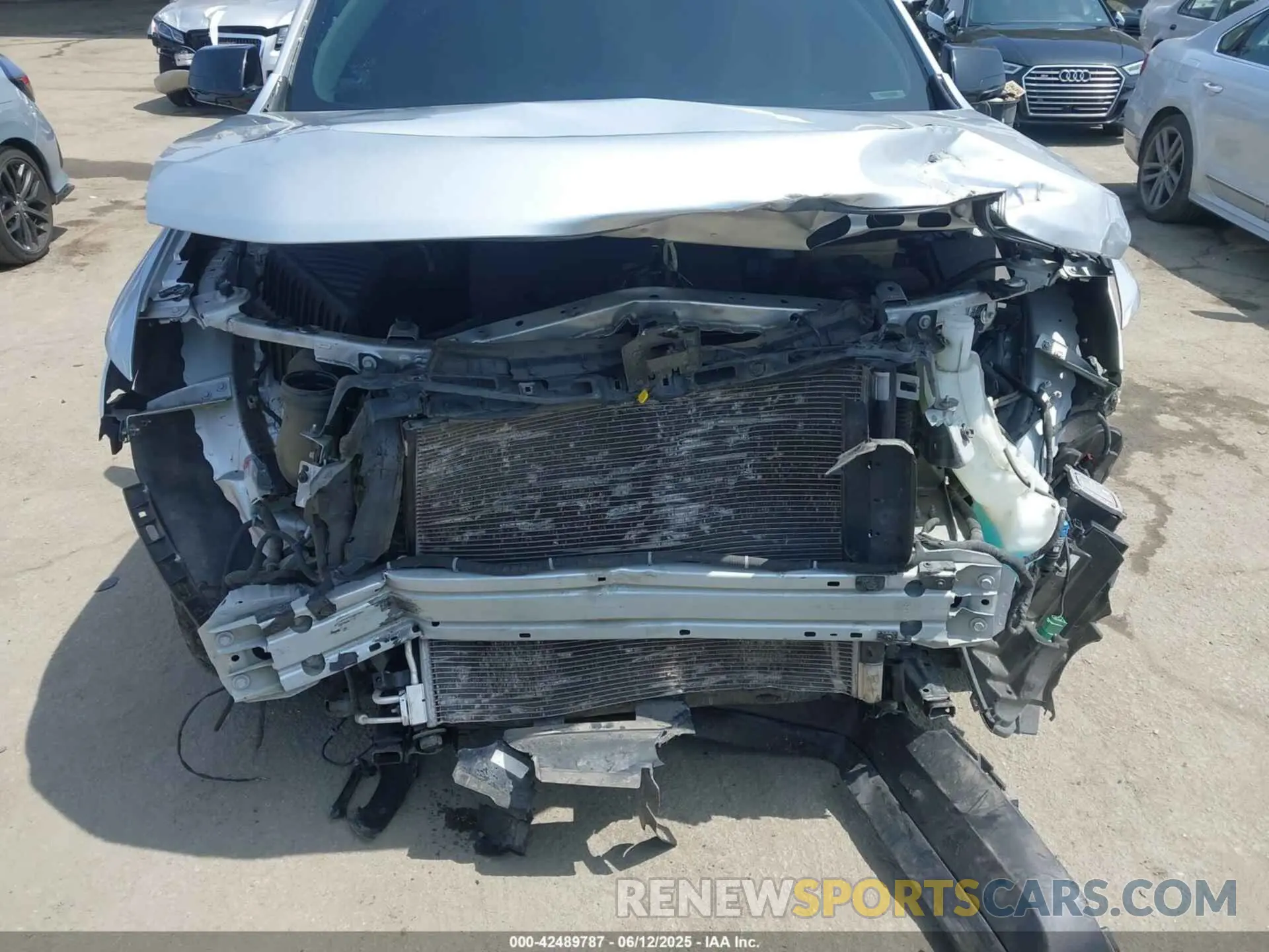 18 Photograph of a damaged car 1GNERFKW3LJ144924 CHEVROLET TRAVERSE 2020