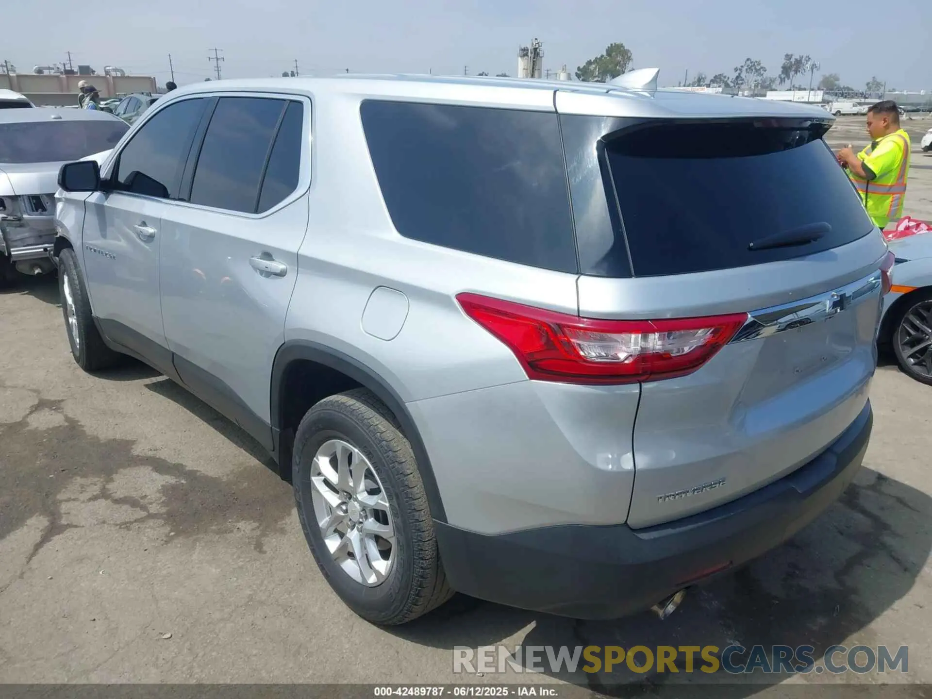 3 Photograph of a damaged car 1GNERFKW3LJ144924 CHEVROLET TRAVERSE 2020