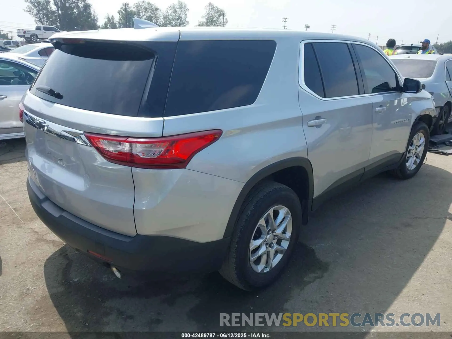 4 Photograph of a damaged car 1GNERFKW3LJ144924 CHEVROLET TRAVERSE 2020