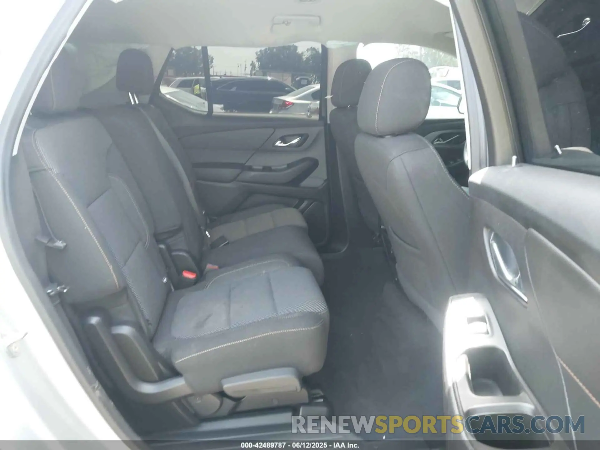 8 Photograph of a damaged car 1GNERFKW3LJ144924 CHEVROLET TRAVERSE 2020