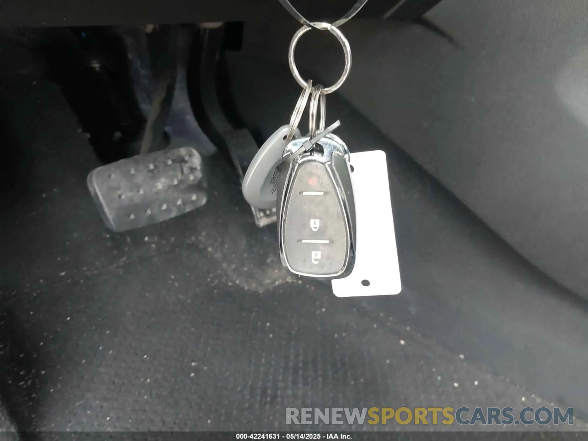 11 Photograph of a damaged car 1GNERFKW3LJ180984 CHEVROLET TRAVERSE 2020