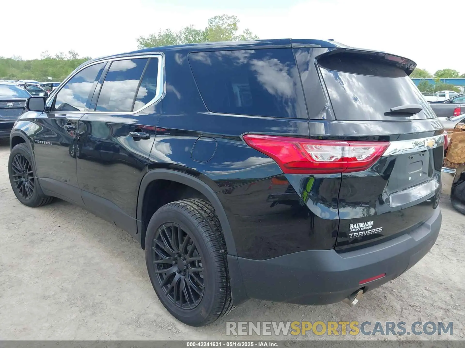 3 Photograph of a damaged car 1GNERFKW3LJ180984 CHEVROLET TRAVERSE 2020