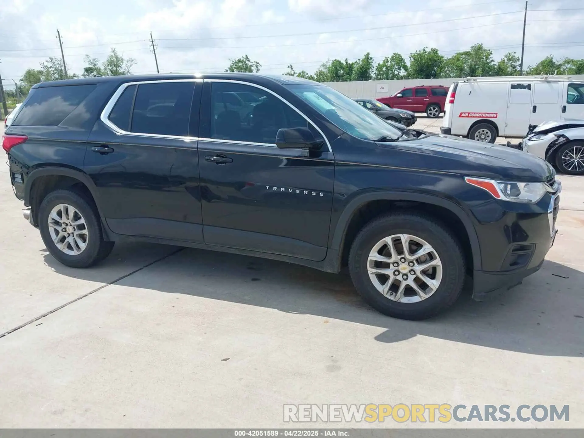 13 Photograph of a damaged car 1GNERFKW3LJ202434 CHEVROLET TRAVERSE 2020