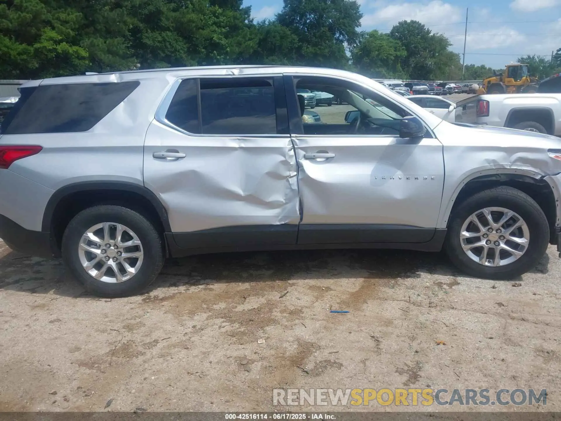 13 Photograph of a damaged car 1GNERFKW3LJ271902 CHEVROLET TRAVERSE 2020