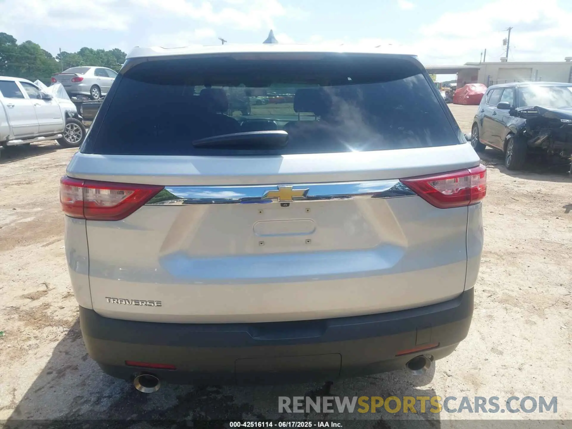 16 Photograph of a damaged car 1GNERFKW3LJ271902 CHEVROLET TRAVERSE 2020