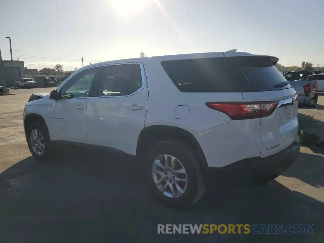 2 Photograph of a damaged car 1GNERFKW4LJ102861 CHEVROLET TRAVERSE 2020