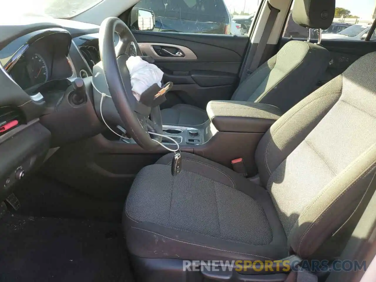 7 Photograph of a damaged car 1GNERFKW4LJ102861 CHEVROLET TRAVERSE 2020