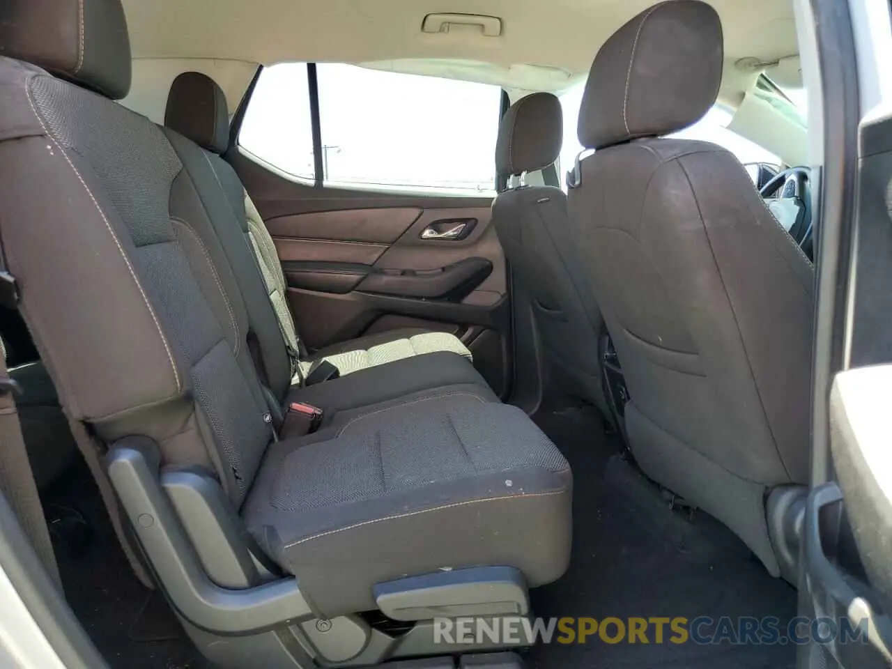 11 Photograph of a damaged car 1GNERFKW4LJ181593 CHEVROLET TRAVERSE 2020