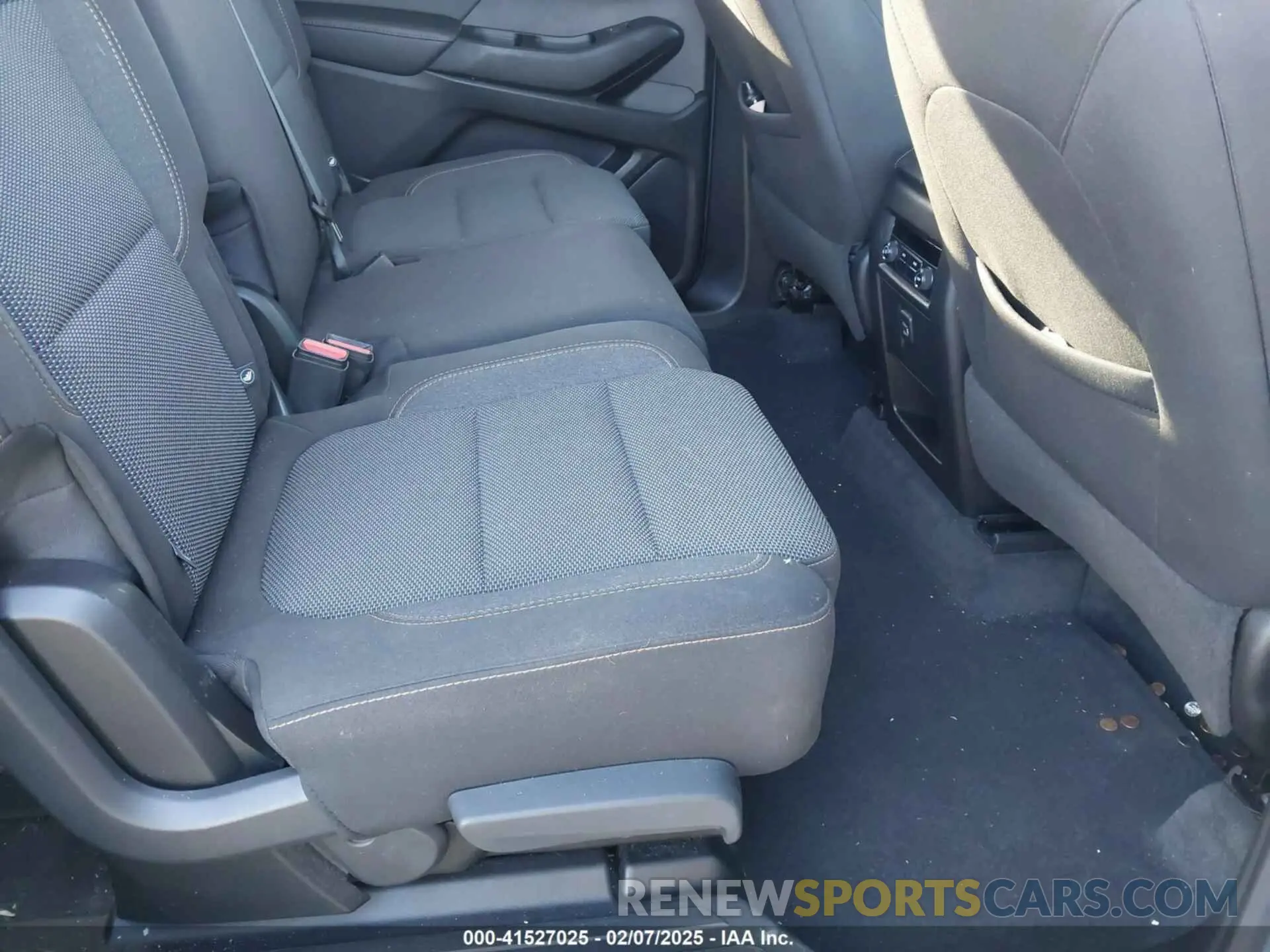 8 Photograph of a damaged car 1GNERFKW4LJ228864 CHEVROLET TRAVERSE 2020