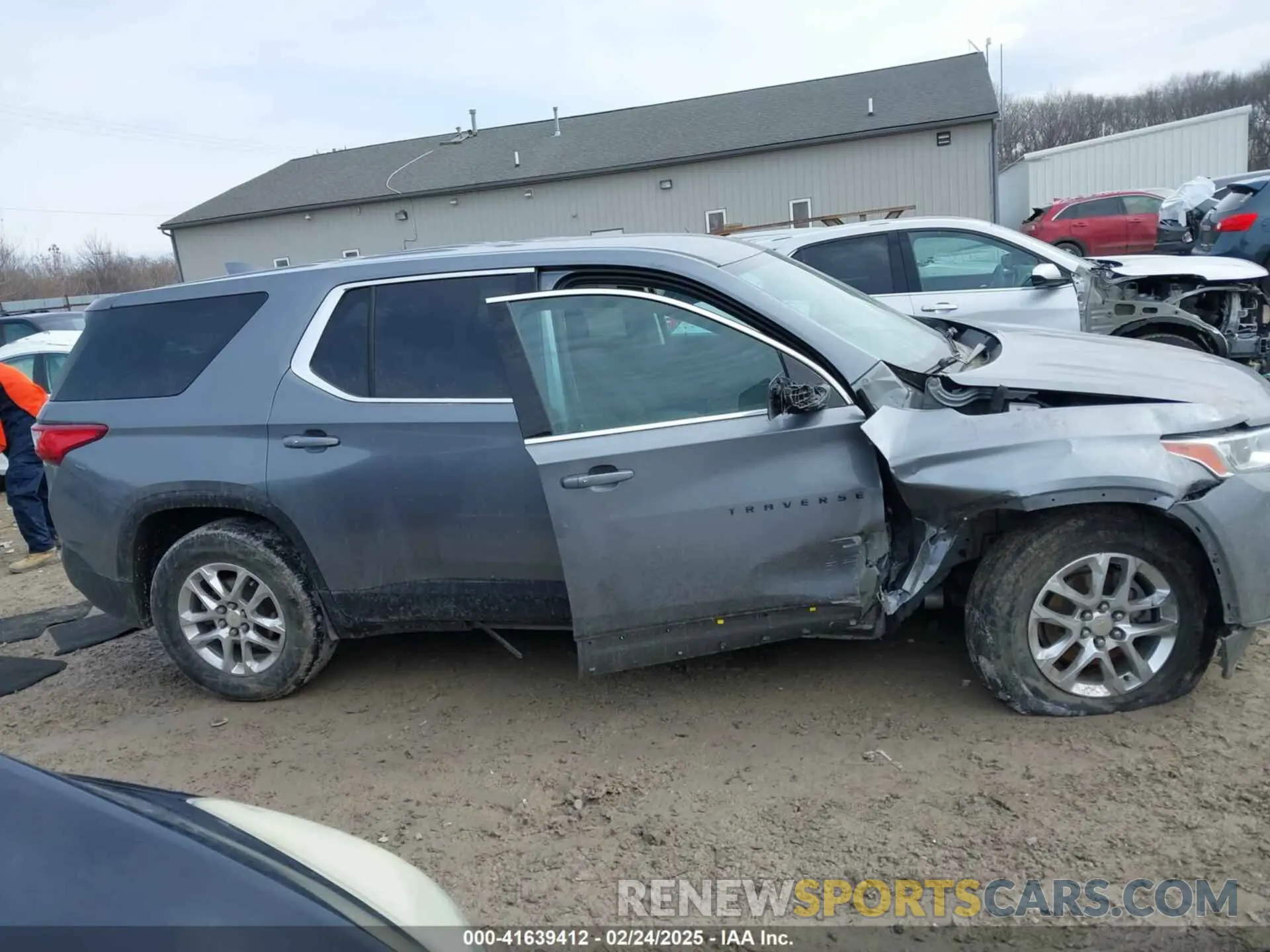 13 Photograph of a damaged car 1GNERFKW4LJ287655 CHEVROLET TRAVERSE 2020