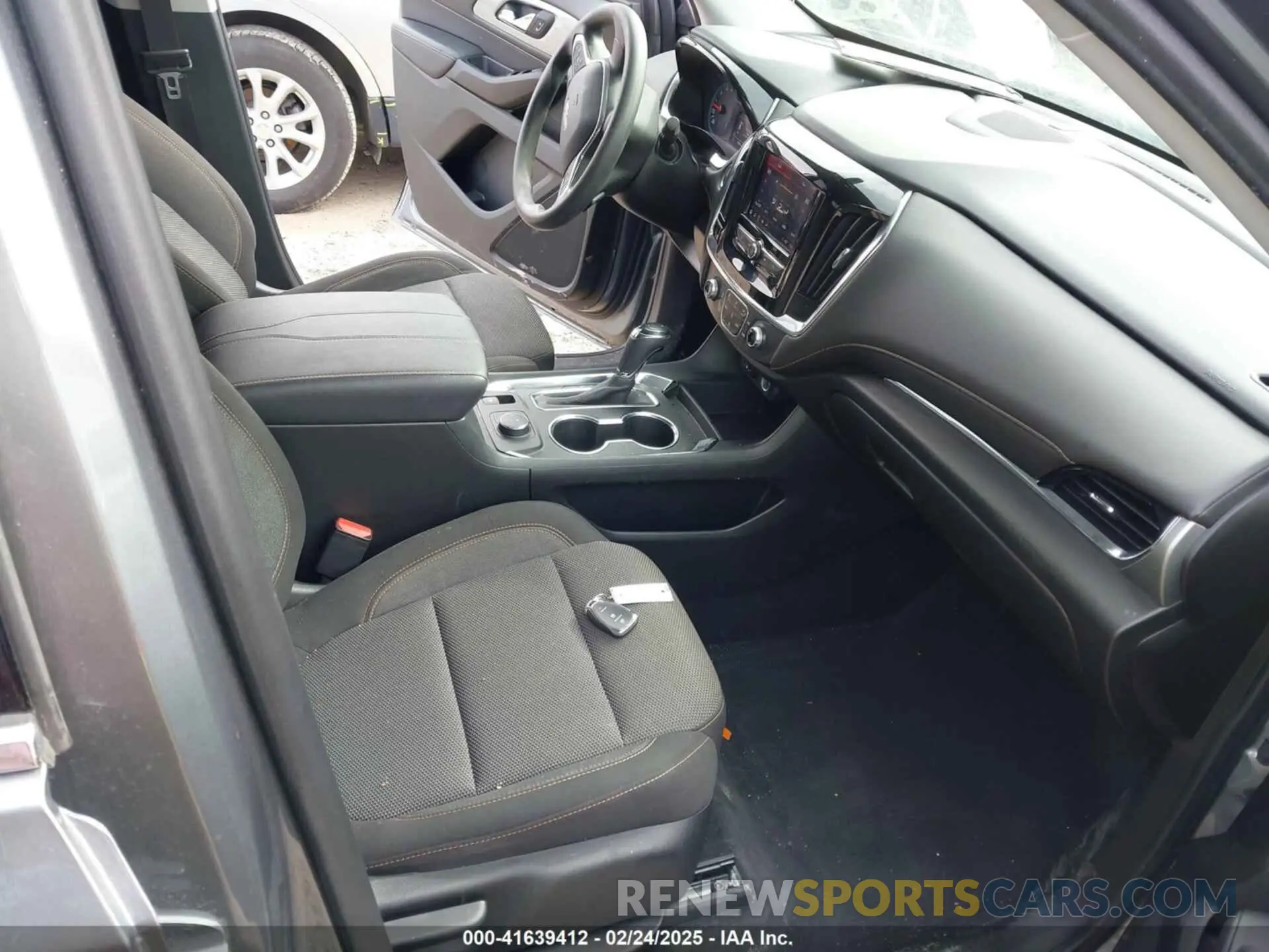 5 Photograph of a damaged car 1GNERFKW4LJ287655 CHEVROLET TRAVERSE 2020