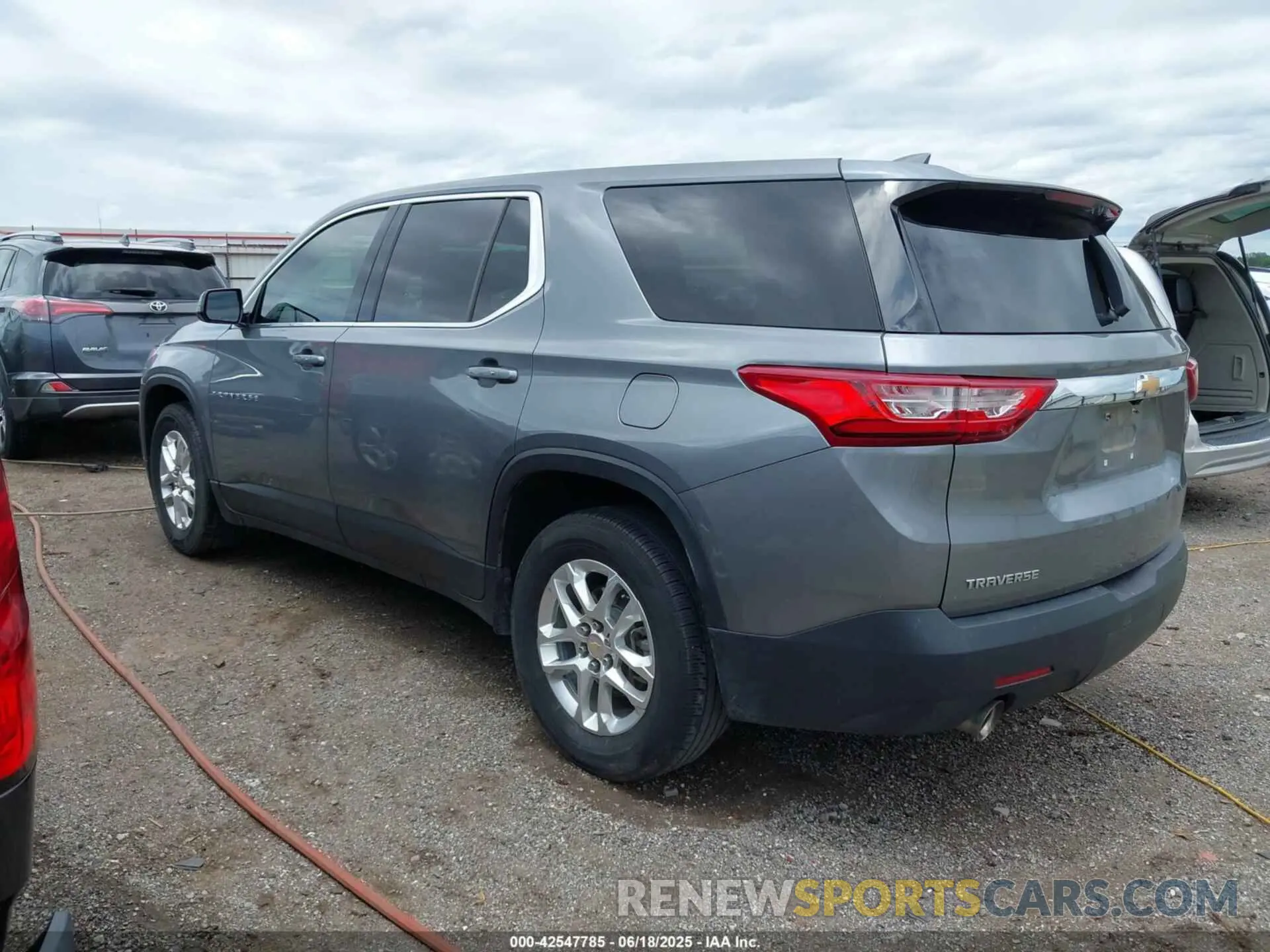 3 Photograph of a damaged car 1GNERFKW5LJ106174 CHEVROLET TRAVERSE 2020