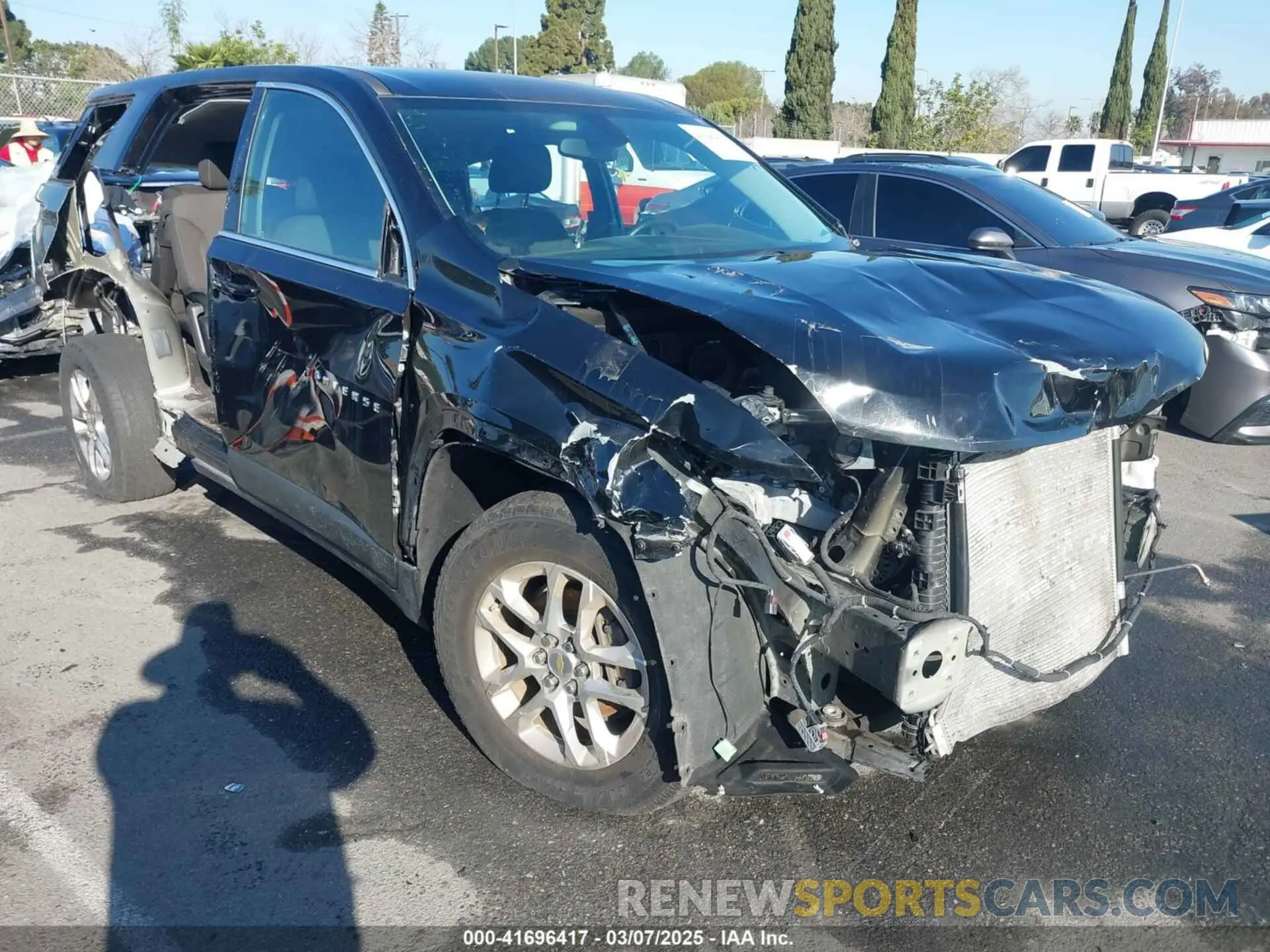1 Photograph of a damaged car 1GNERFKW5LJ111620 CHEVROLET TRAVERSE 2020