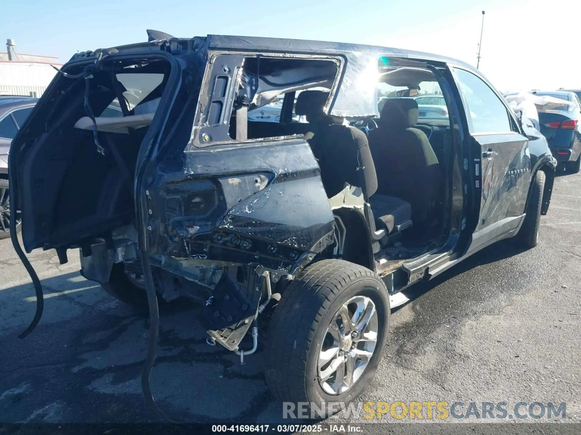 4 Photograph of a damaged car 1GNERFKW5LJ111620 CHEVROLET TRAVERSE 2020