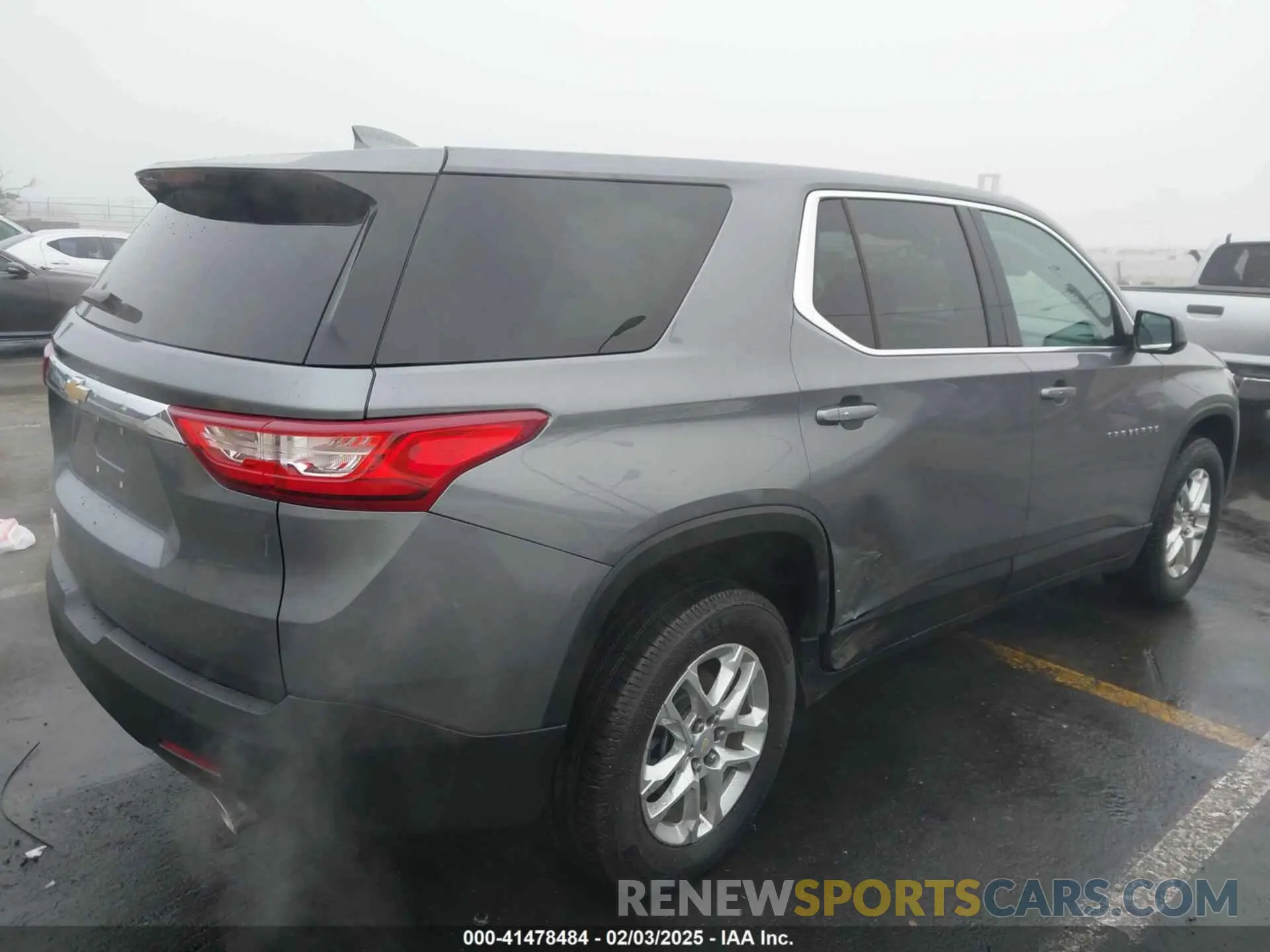4 Photograph of a damaged car 1GNERFKW5LJ251442 CHEVROLET TRAVERSE 2020