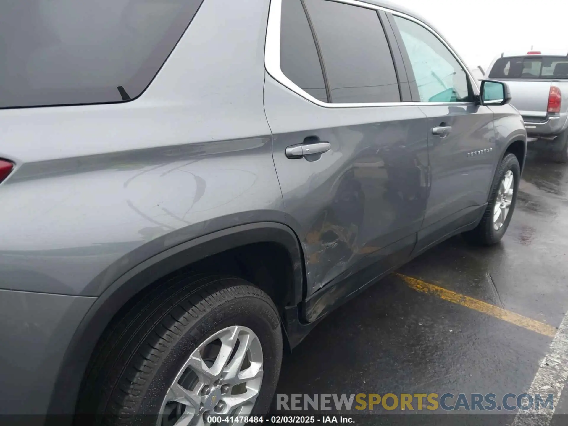6 Photograph of a damaged car 1GNERFKW5LJ251442 CHEVROLET TRAVERSE 2020