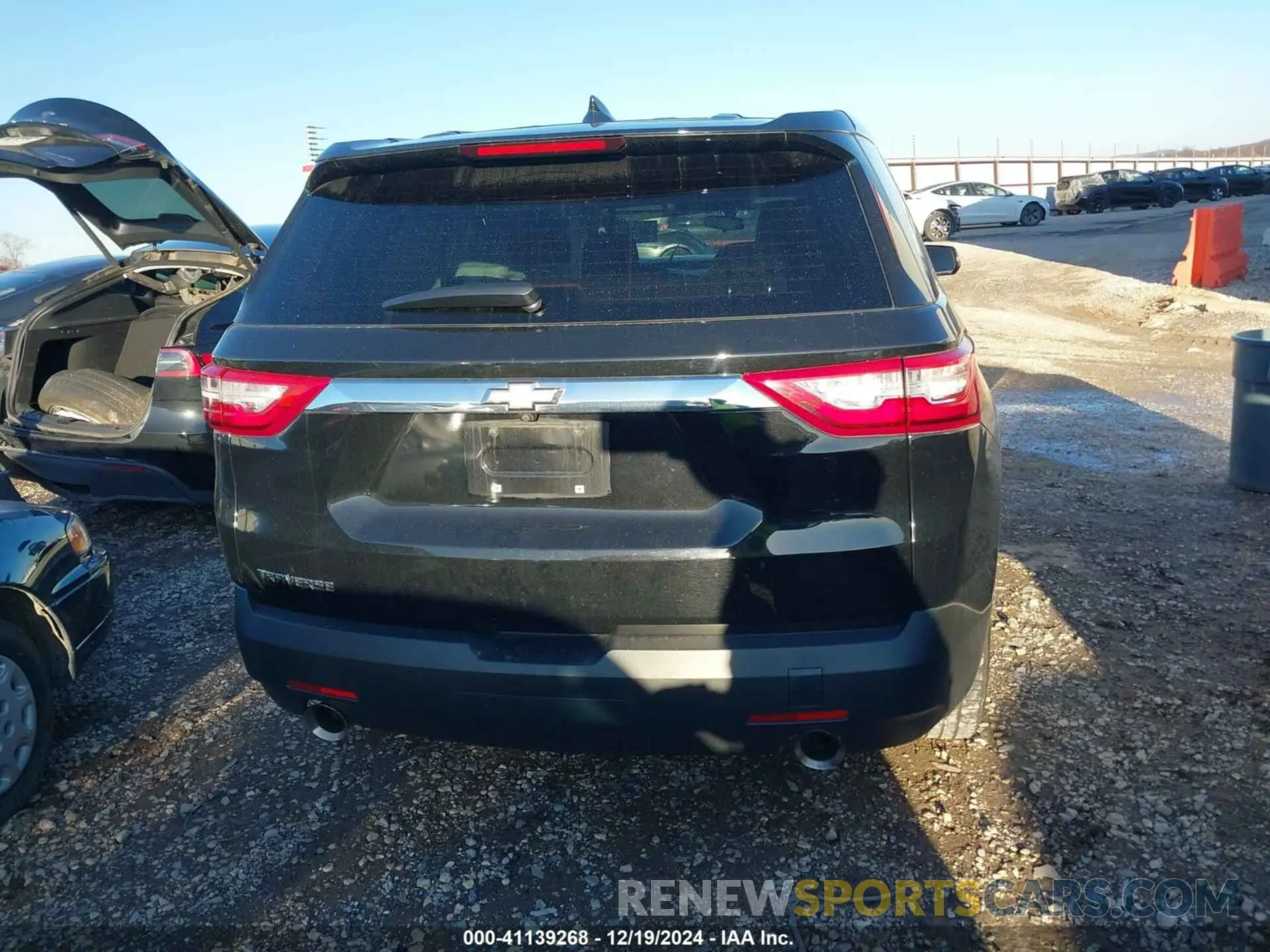 15 Photograph of a damaged car 1GNERFKW5LJ268158 CHEVROLET TRAVERSE 2020