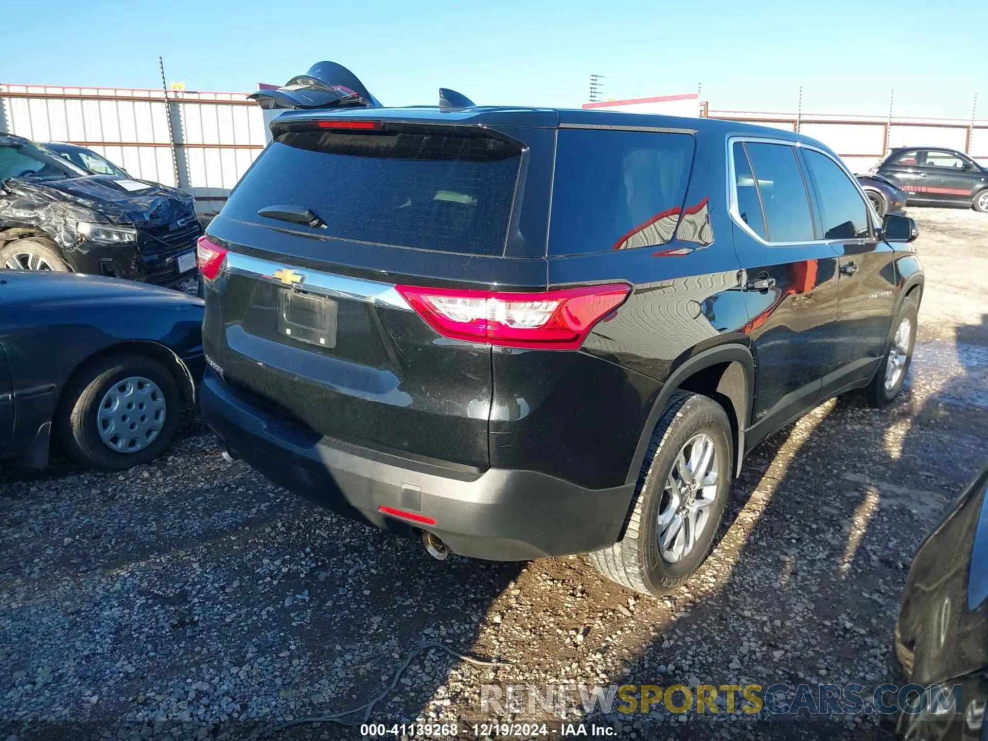 4 Photograph of a damaged car 1GNERFKW5LJ268158 CHEVROLET TRAVERSE 2020