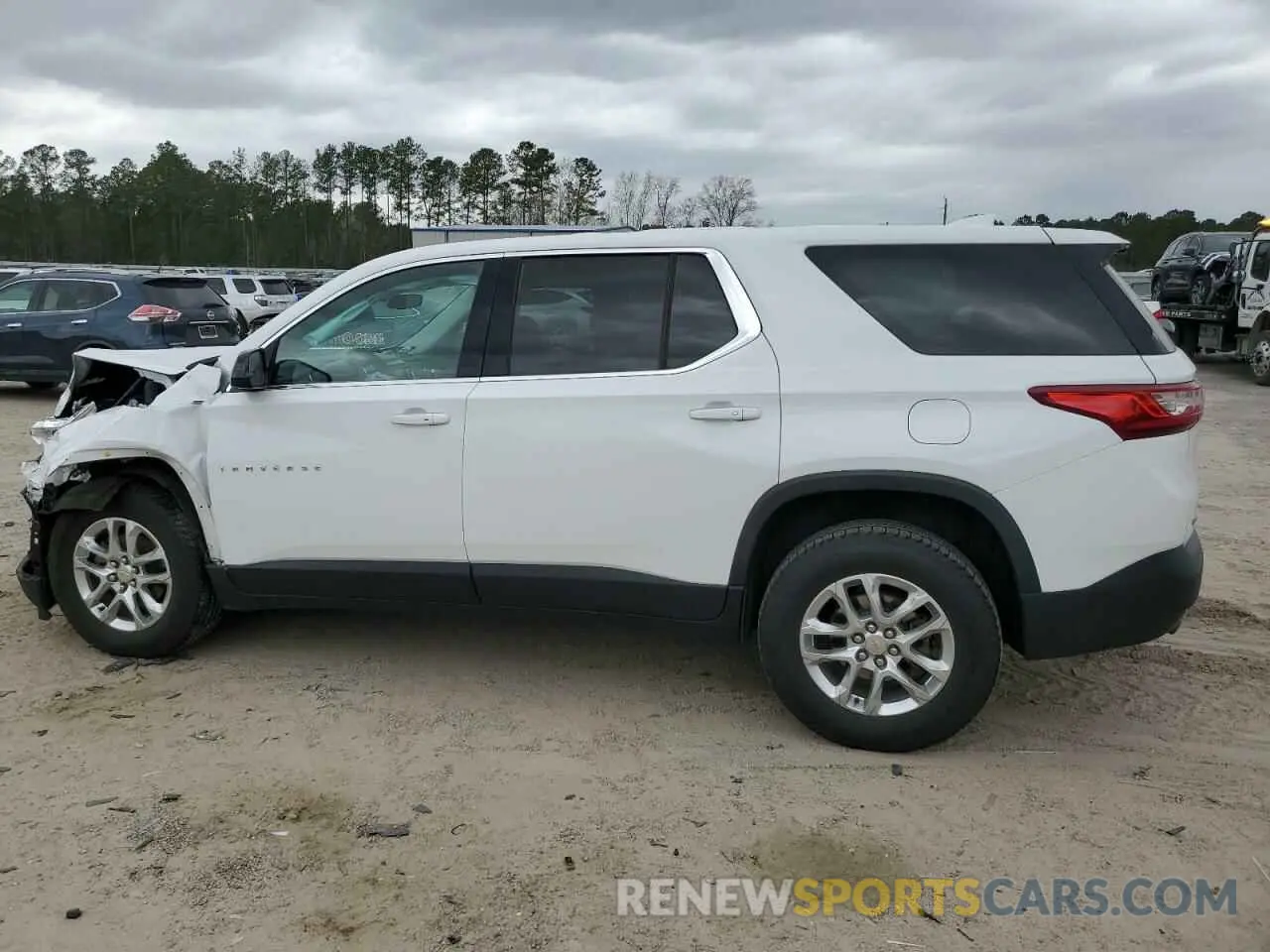 2 Photograph of a damaged car 1GNERFKW5LJ289916 CHEVROLET TRAVERSE 2020