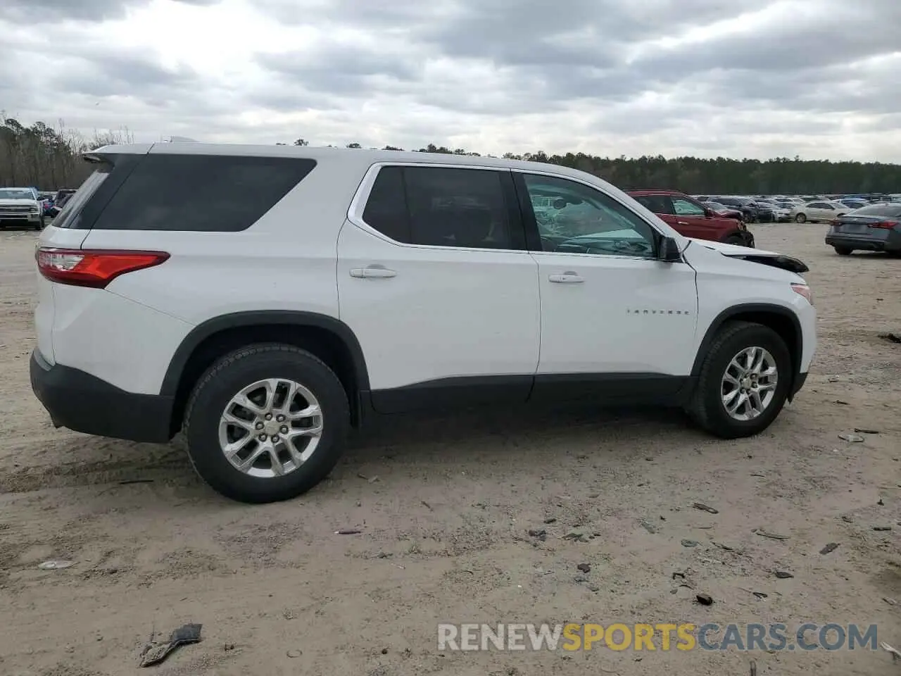 3 Photograph of a damaged car 1GNERFKW5LJ289916 CHEVROLET TRAVERSE 2020