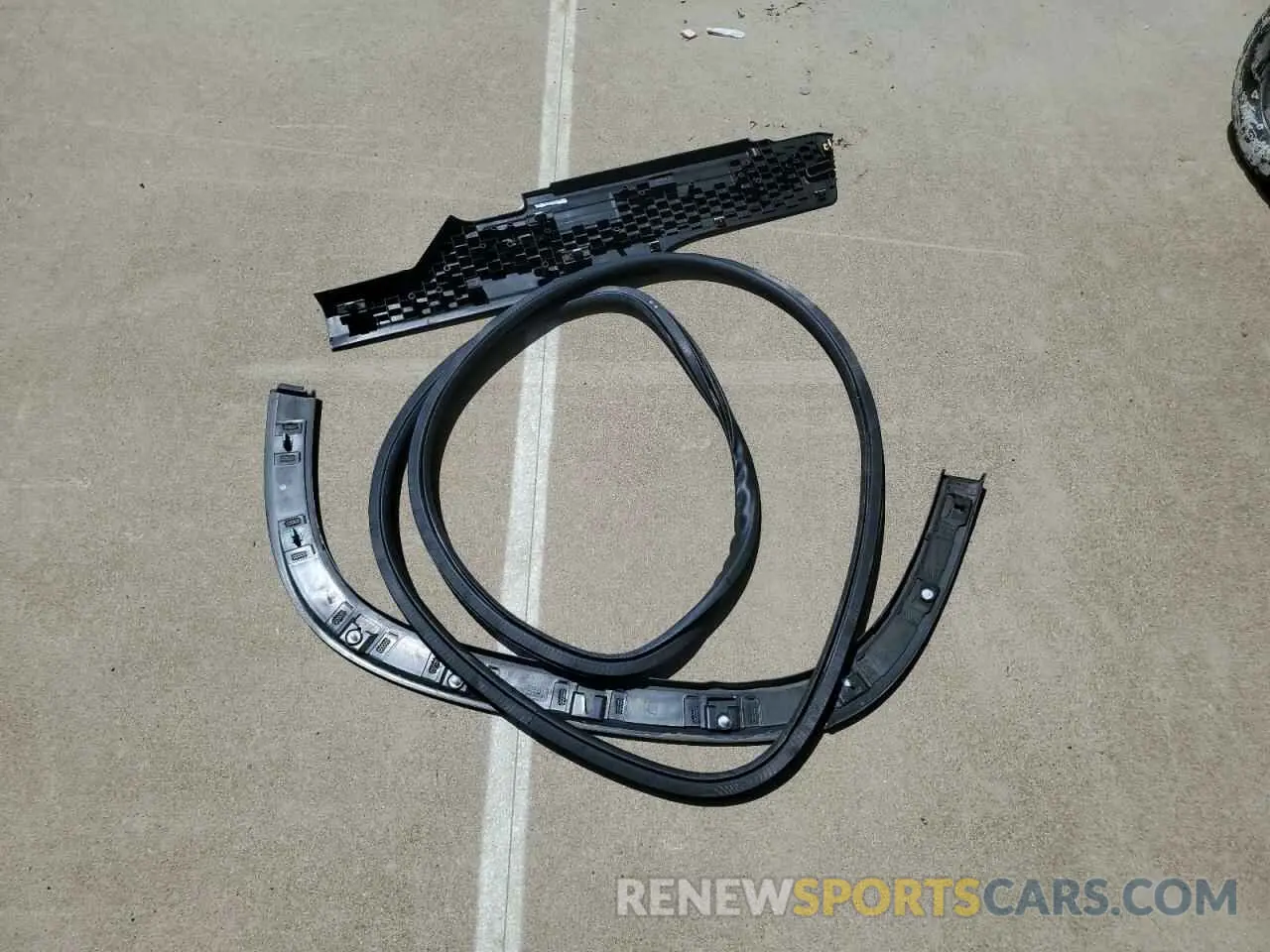 13 Photograph of a damaged car 1GNERFKW6LJ142780 CHEVROLET TRAVERSE 2020