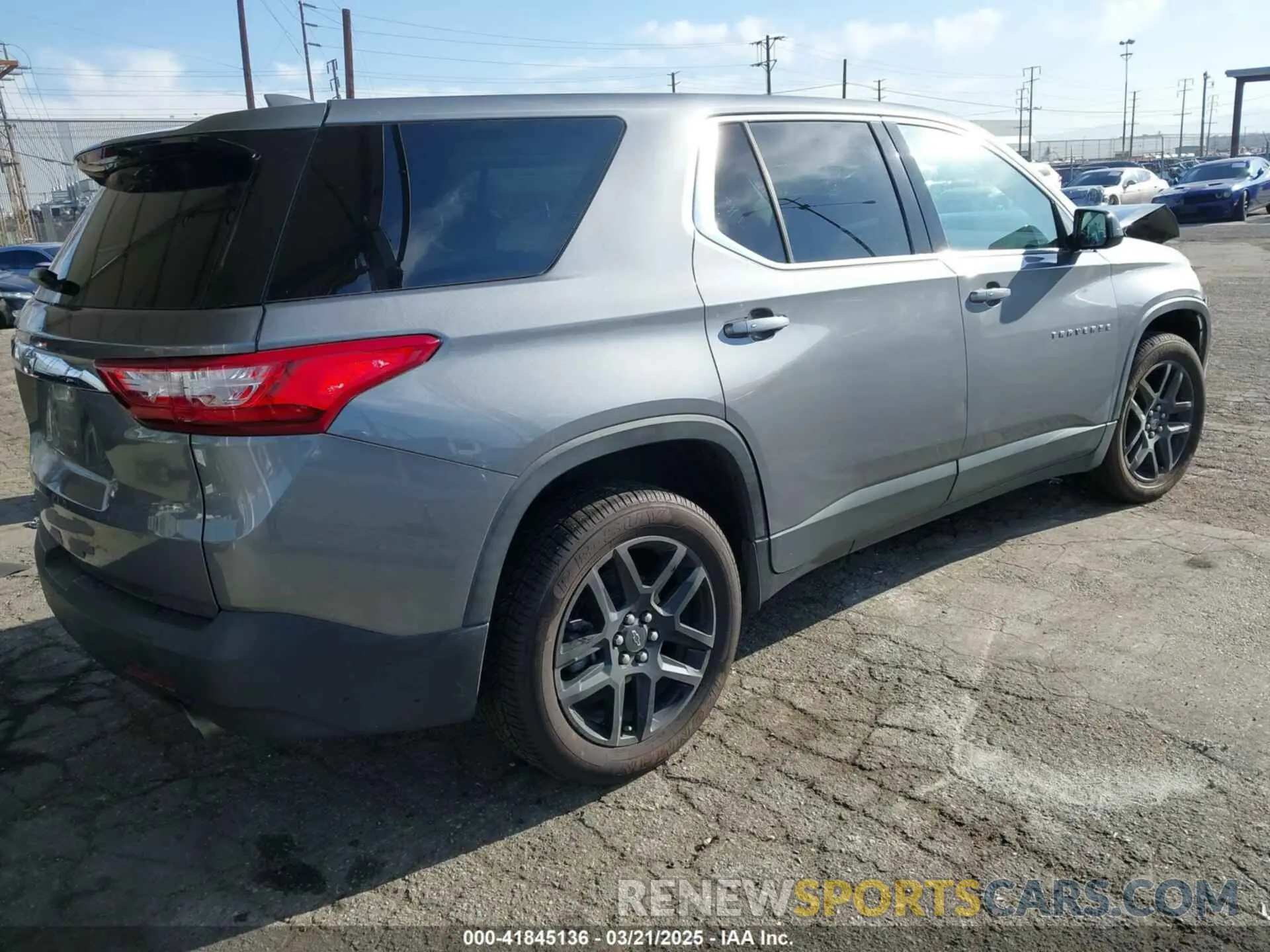 4 Photograph of a damaged car 1GNERFKW6LJ207966 CHEVROLET TRAVERSE 2020