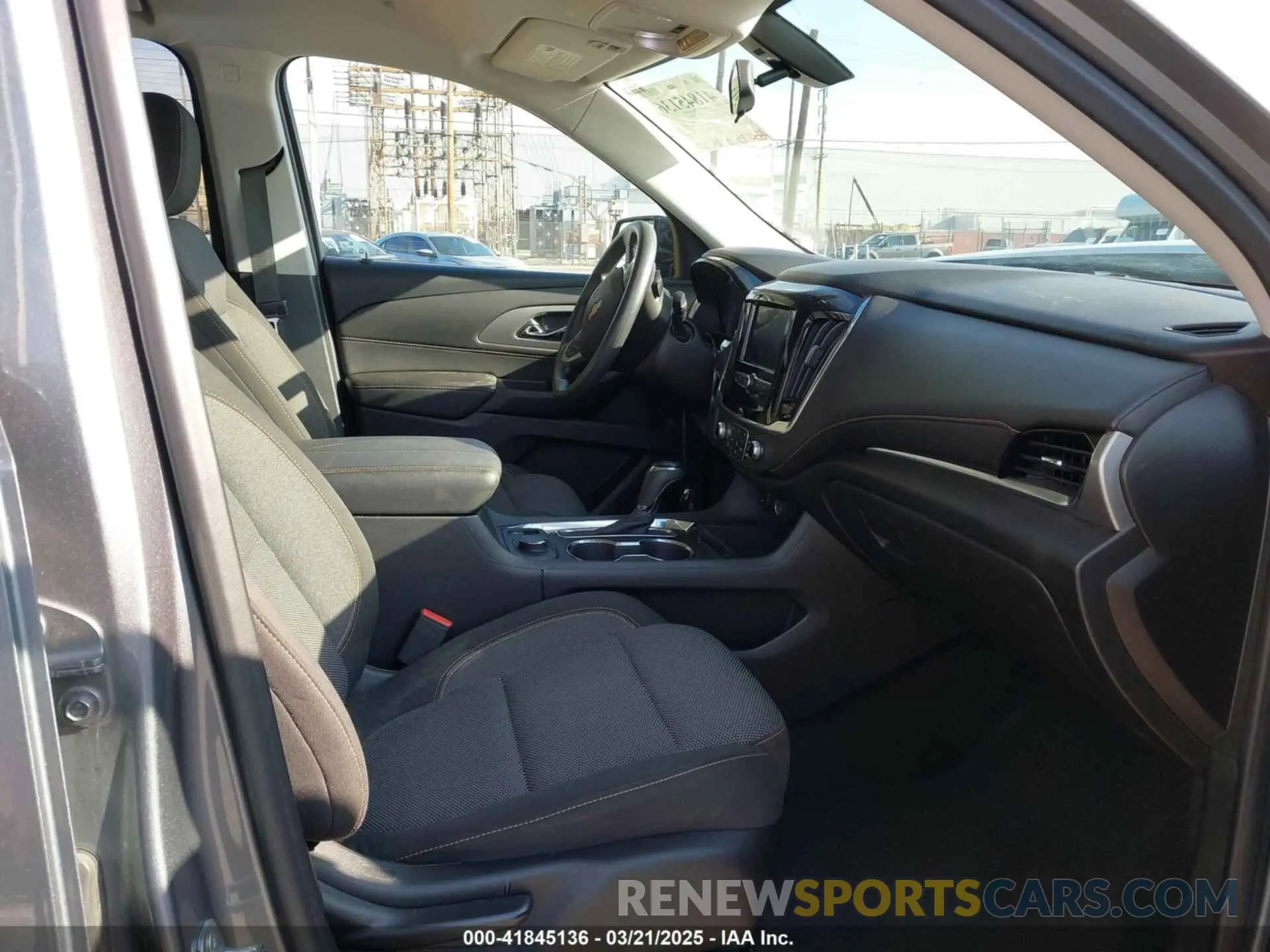 5 Photograph of a damaged car 1GNERFKW6LJ207966 CHEVROLET TRAVERSE 2020