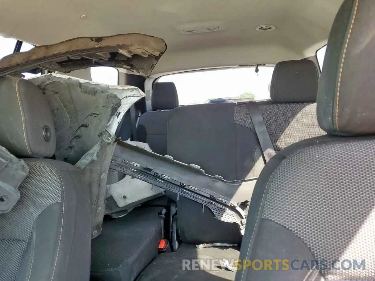 10 Photograph of a damaged car 1GNERFKW6LJ252776 CHEVROLET TRAVERSE 2020