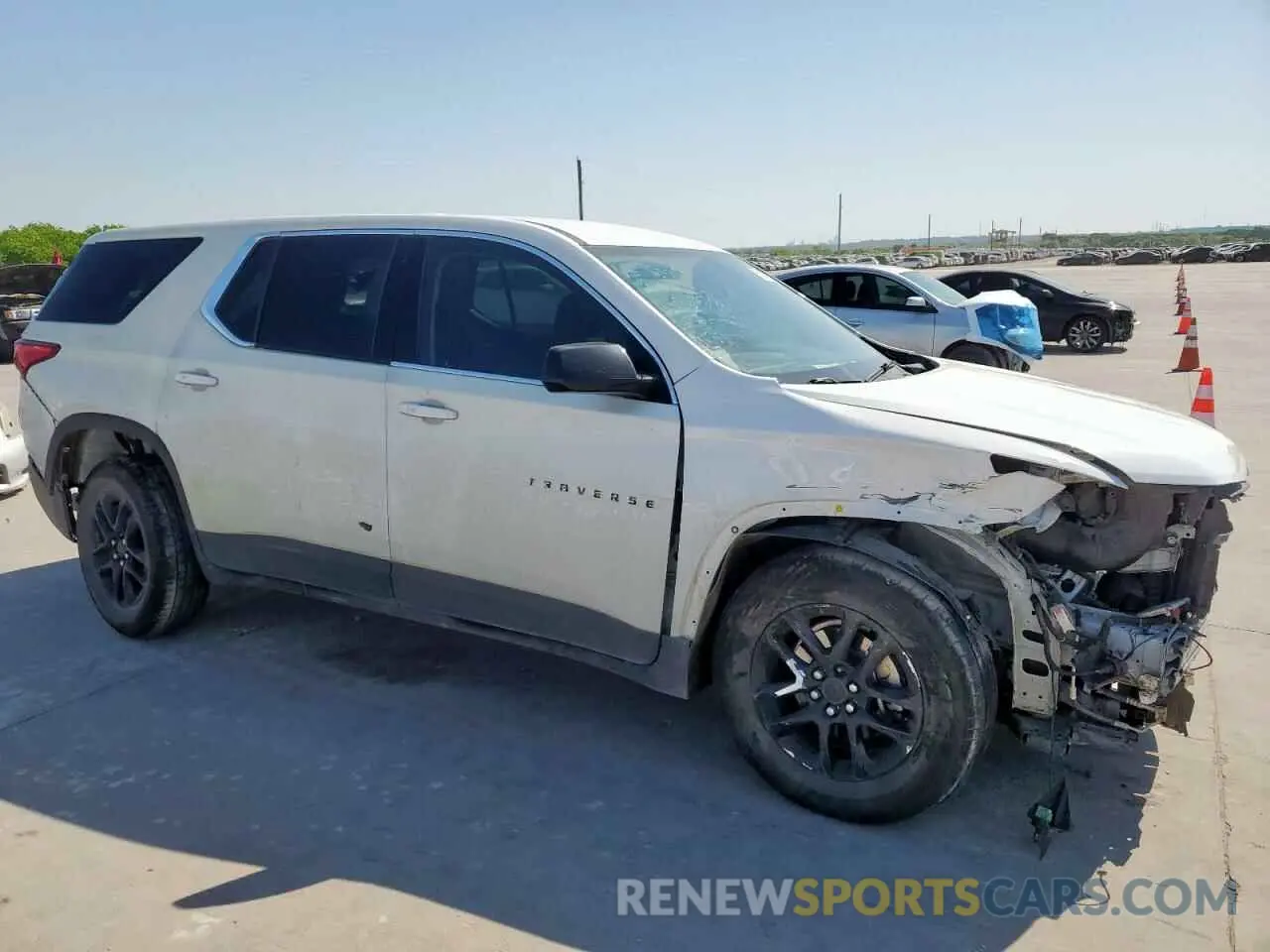 4 Photograph of a damaged car 1GNERFKW6LJ252776 CHEVROLET TRAVERSE 2020