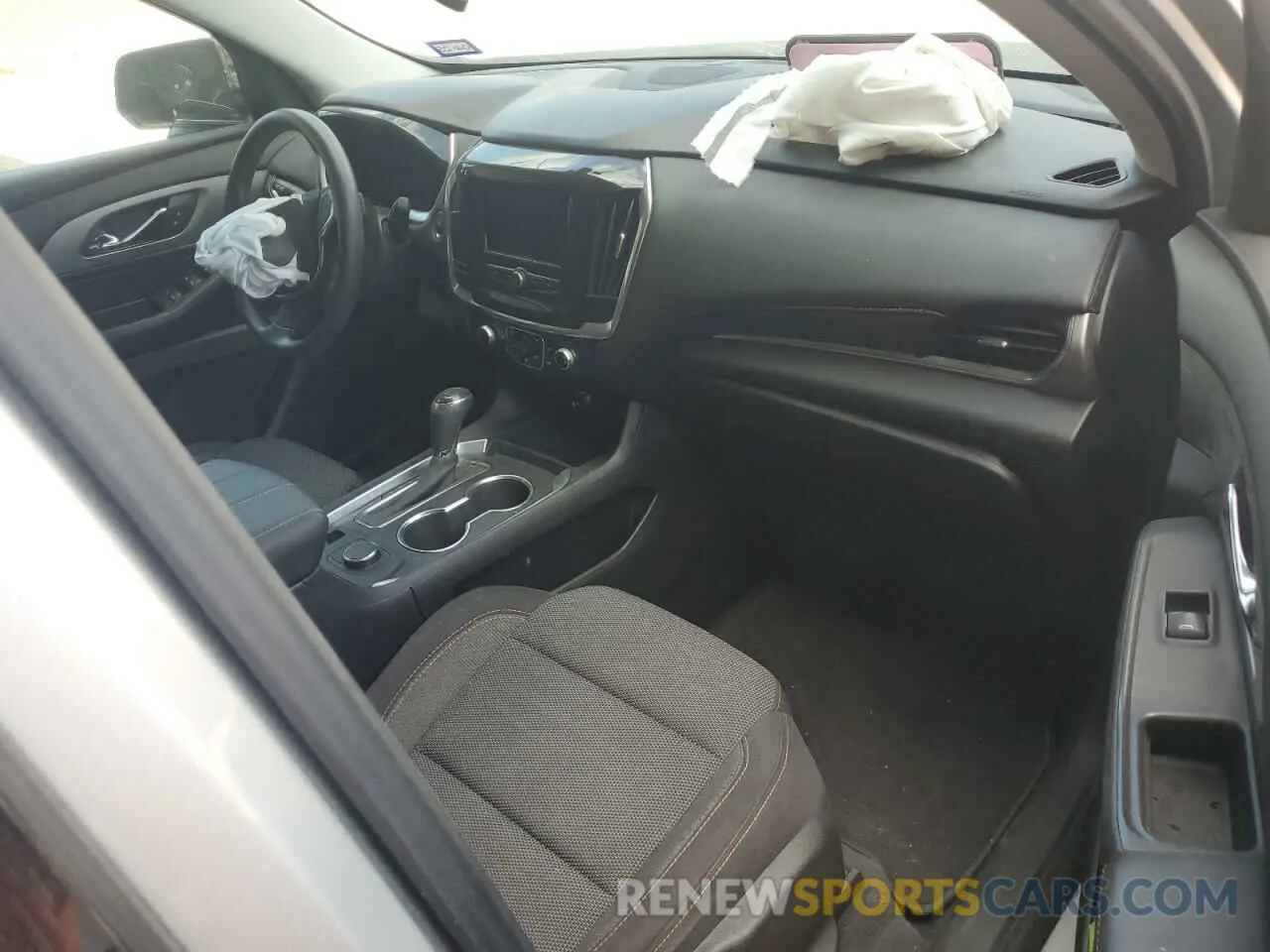 8 Photograph of a damaged car 1GNERFKW7LJ167445 CHEVROLET TRAVERSE 2020