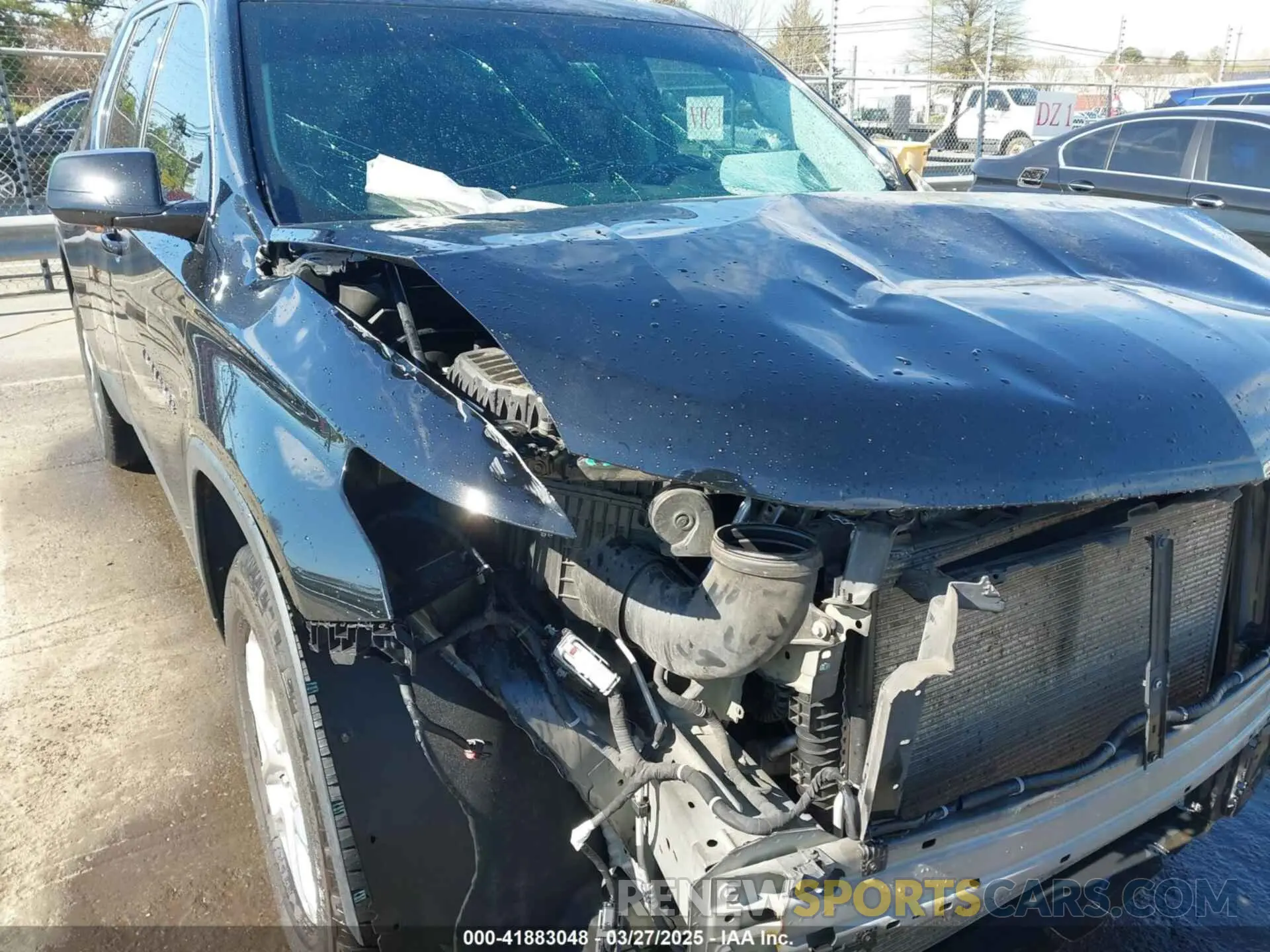 18 Photograph of a damaged car 1GNERFKW7LJ207118 CHEVROLET TRAVERSE 2020