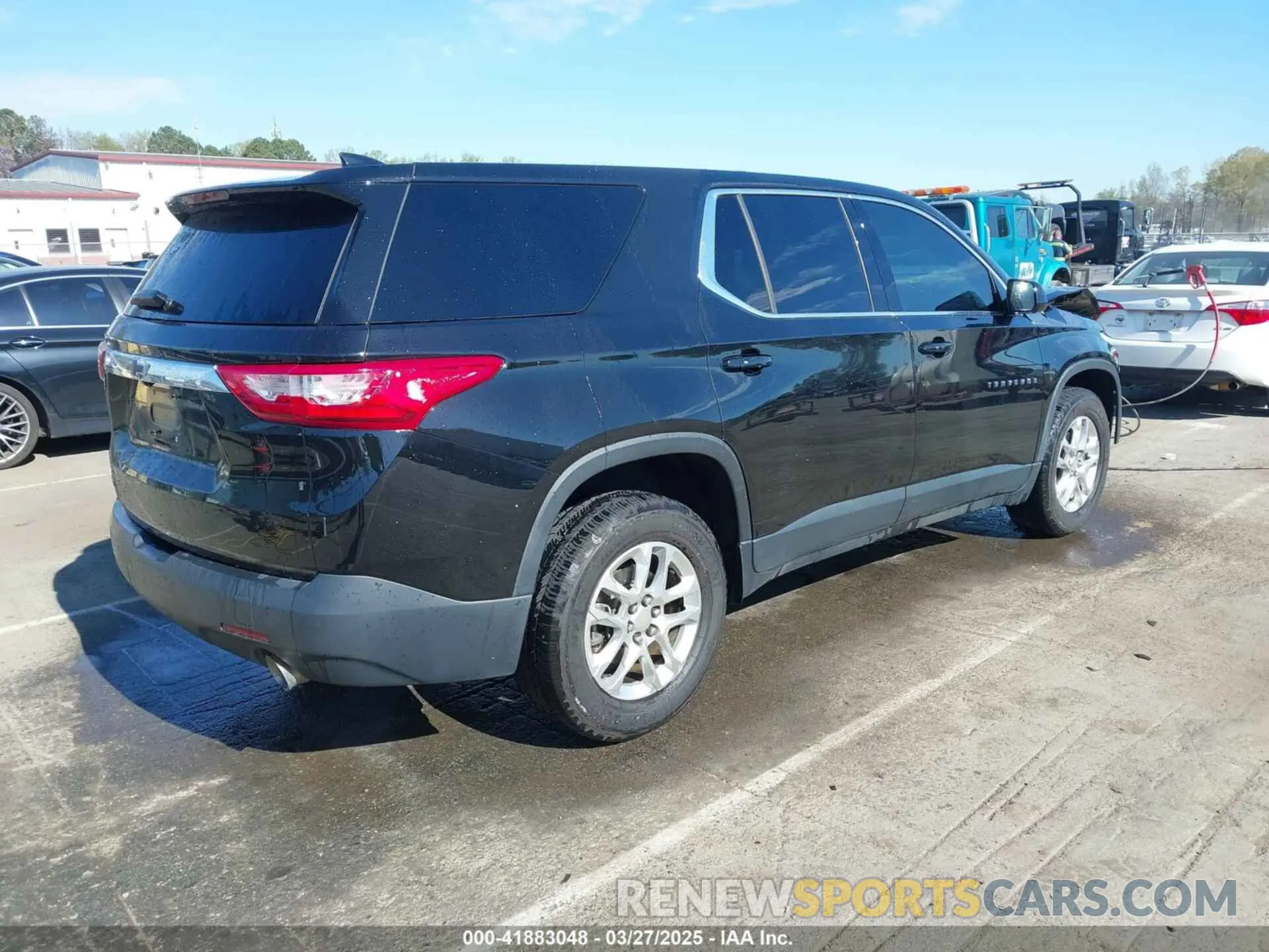 4 Photograph of a damaged car 1GNERFKW7LJ207118 CHEVROLET TRAVERSE 2020