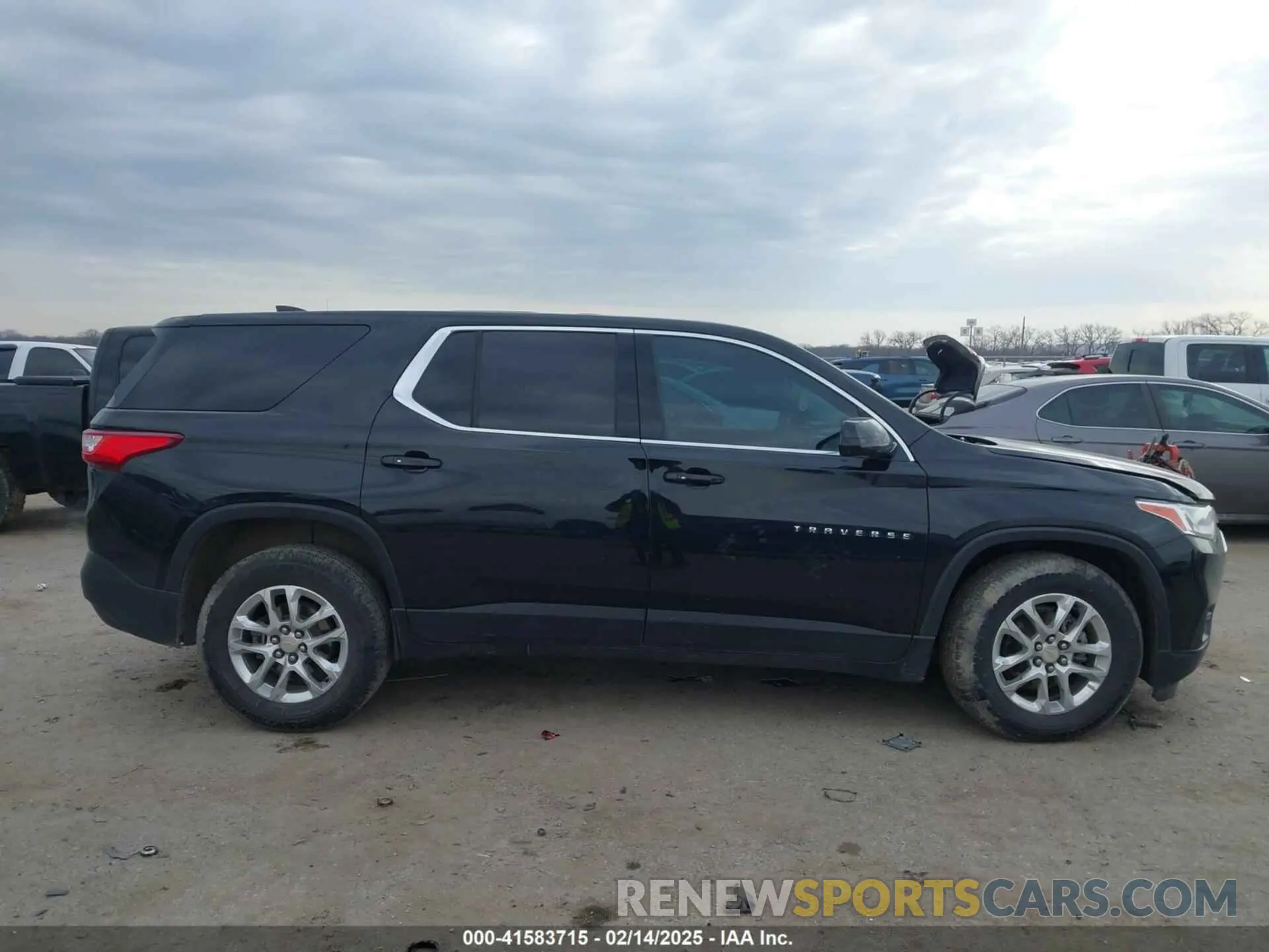 13 Photograph of a damaged car 1GNERFKW7LJ313519 CHEVROLET TRAVERSE 2020