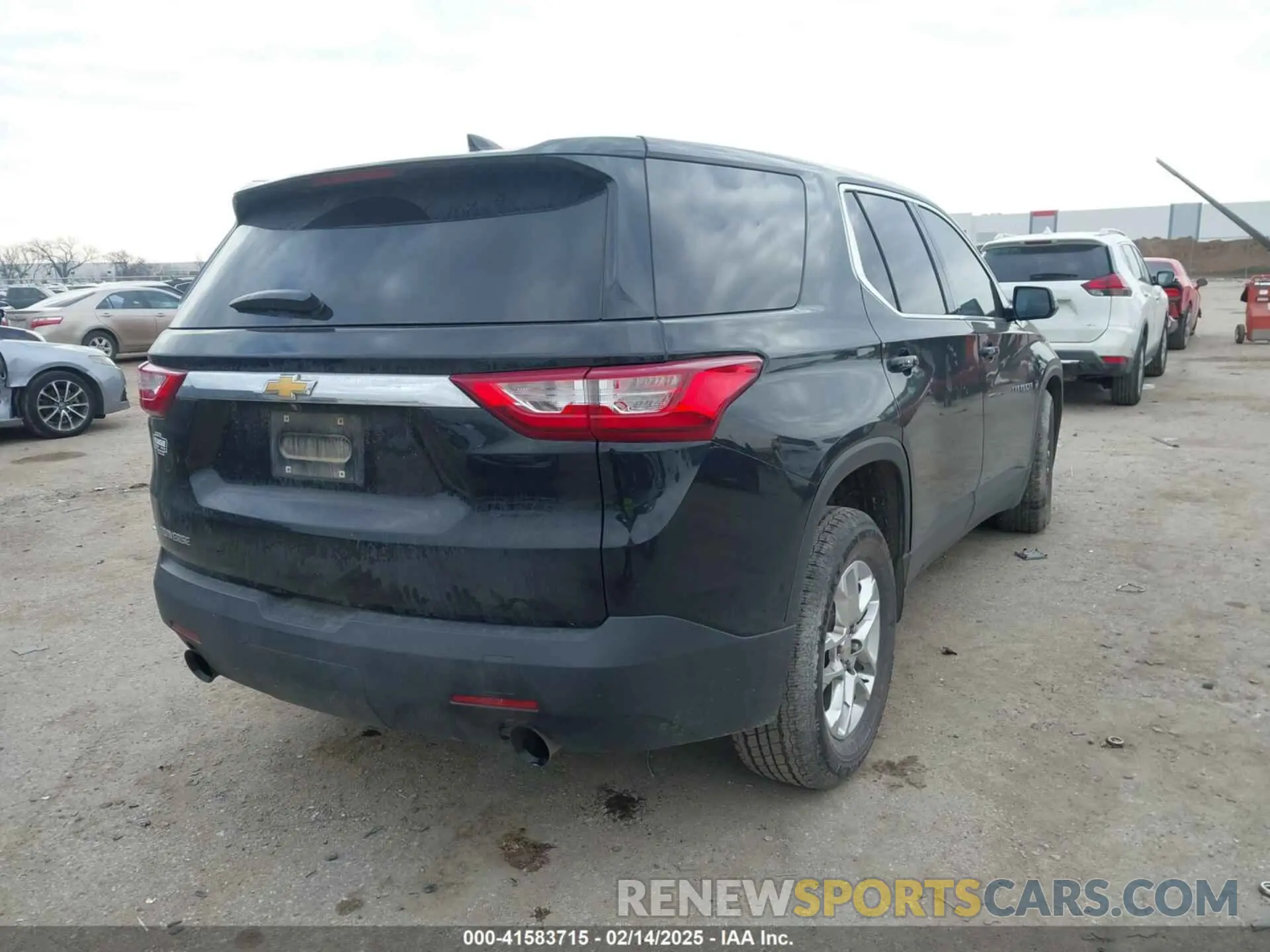 4 Photograph of a damaged car 1GNERFKW7LJ313519 CHEVROLET TRAVERSE 2020
