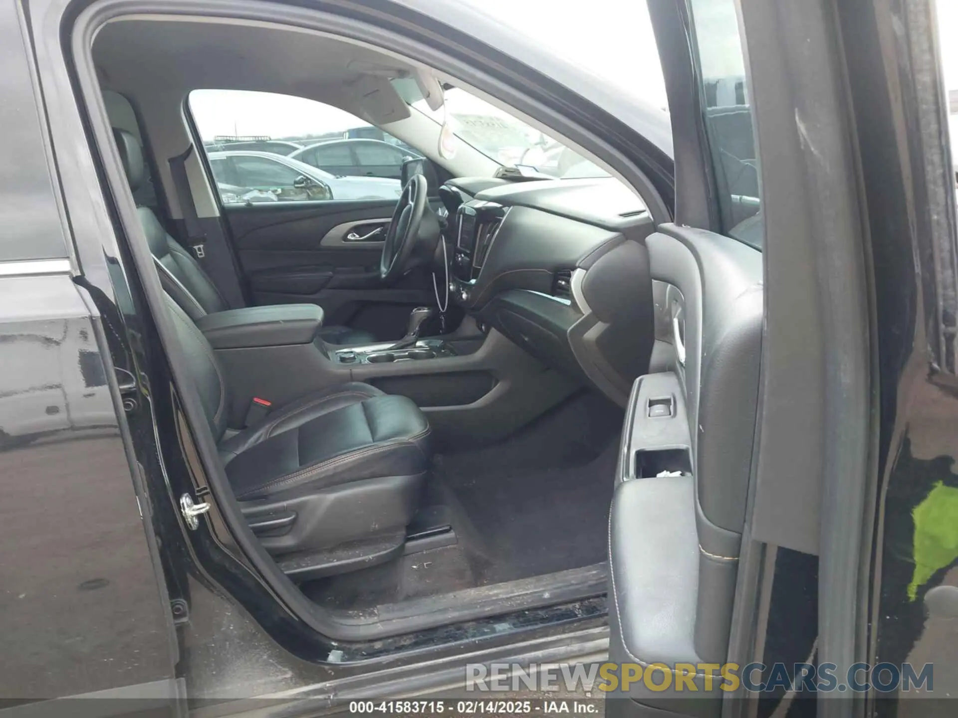 5 Photograph of a damaged car 1GNERFKW7LJ313519 CHEVROLET TRAVERSE 2020