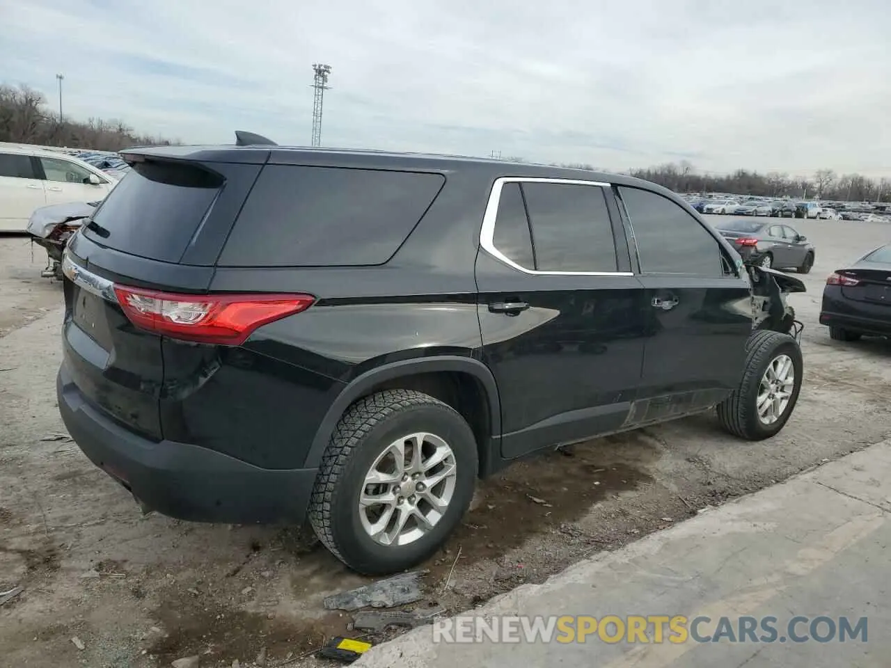 3 Photograph of a damaged car 1GNERFKW8LJ118321 CHEVROLET TRAVERSE 2020