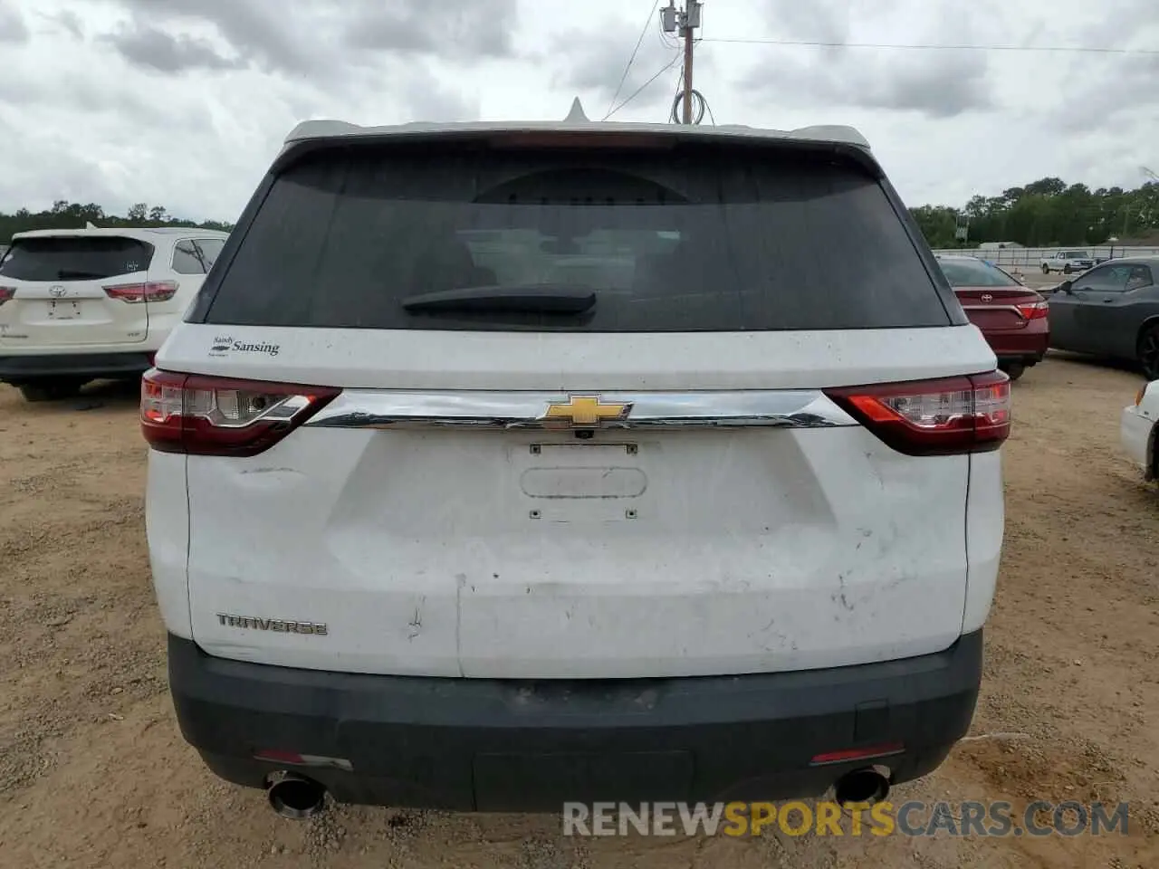 6 Photograph of a damaged car 1GNERFKW8LJ125303 CHEVROLET TRAVERSE 2020