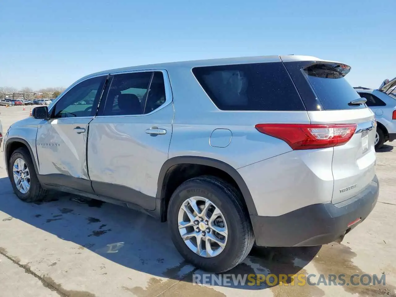 2 Photograph of a damaged car 1GNERFKW8LJ128590 CHEVROLET TRAVERSE 2020