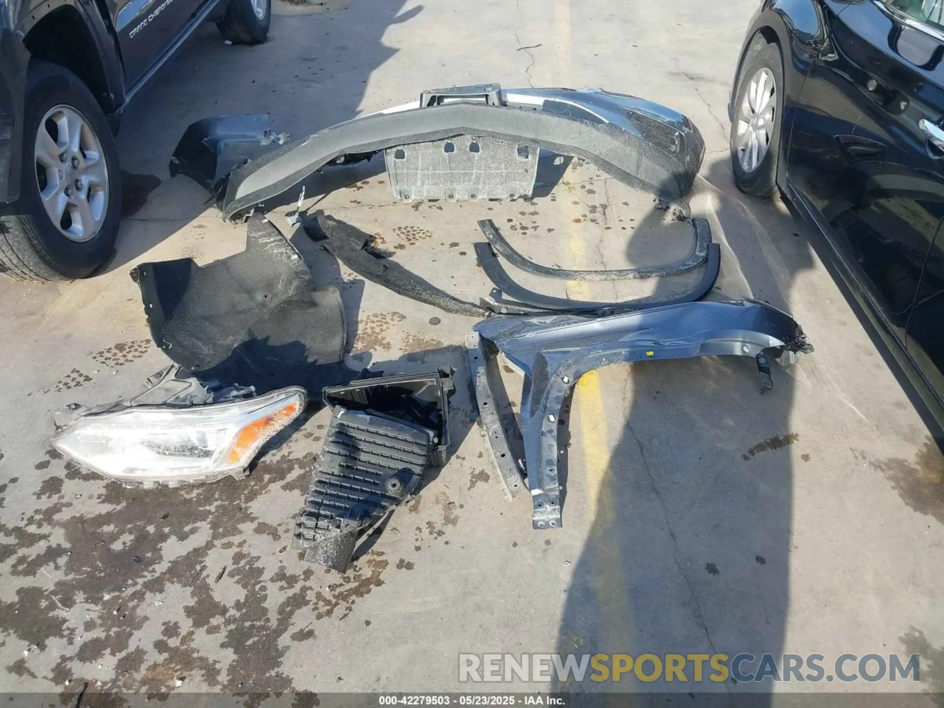 12 Photograph of a damaged car 1GNERFKW8LJ143123 CHEVROLET TRAVERSE 2020