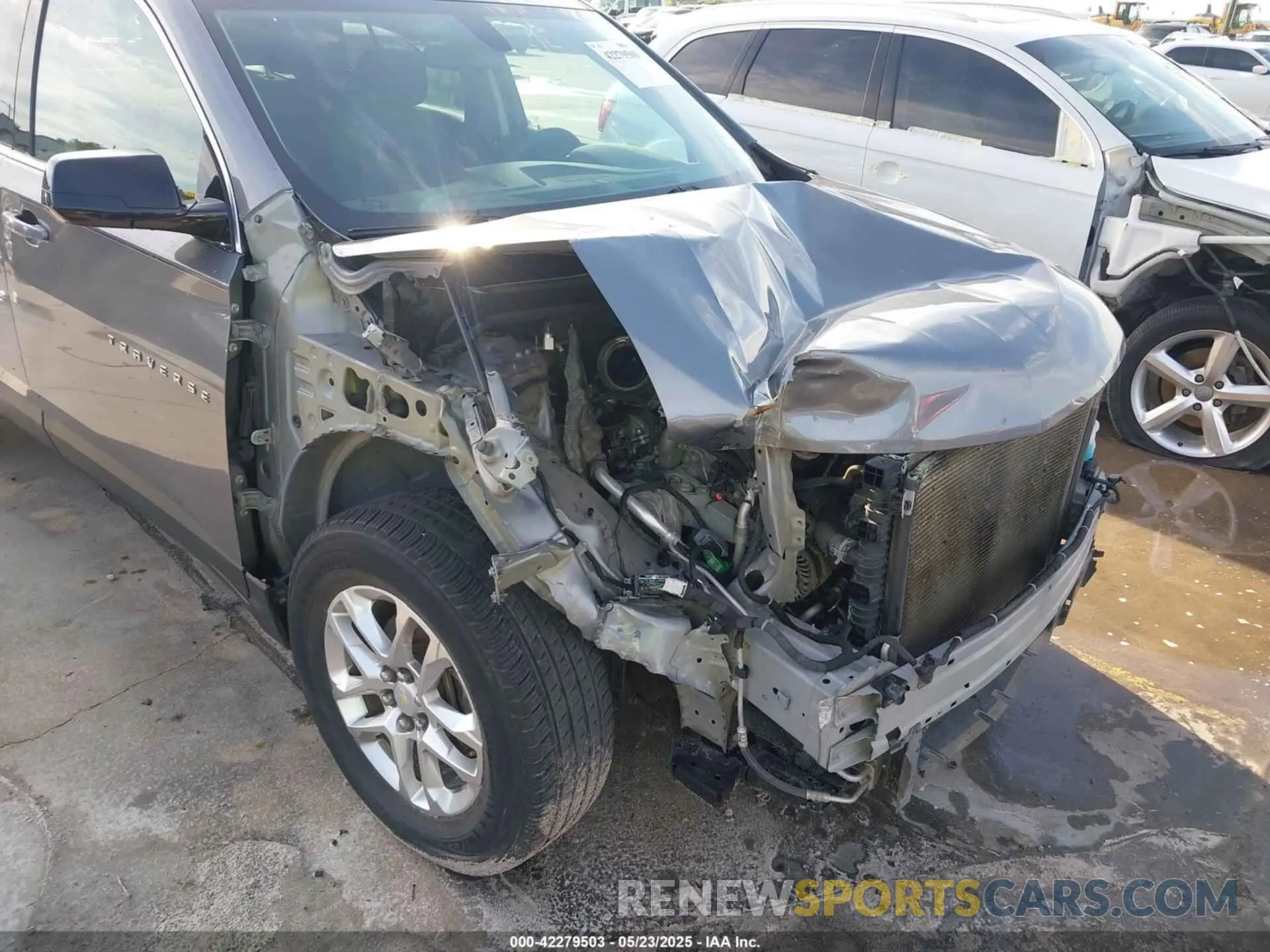 6 Photograph of a damaged car 1GNERFKW8LJ143123 CHEVROLET TRAVERSE 2020