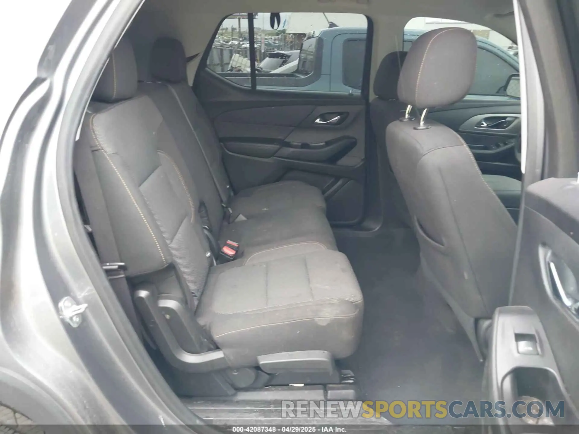 8 Photograph of a damaged car 1GNERFKW8LJ185193 CHEVROLET TRAVERSE 2020