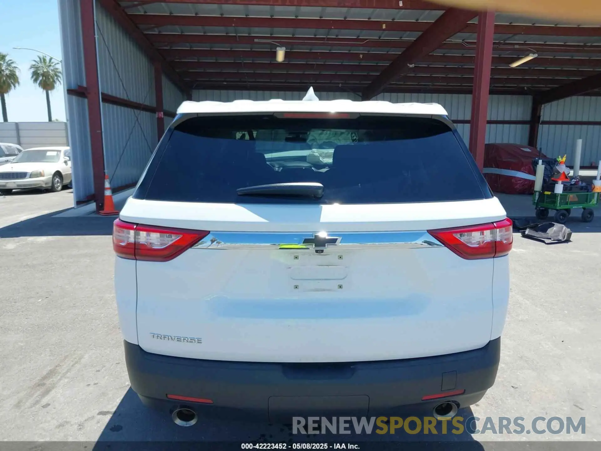 17 Photograph of a damaged car 1GNERFKW8LJ321354 CHEVROLET TRAVERSE 2020